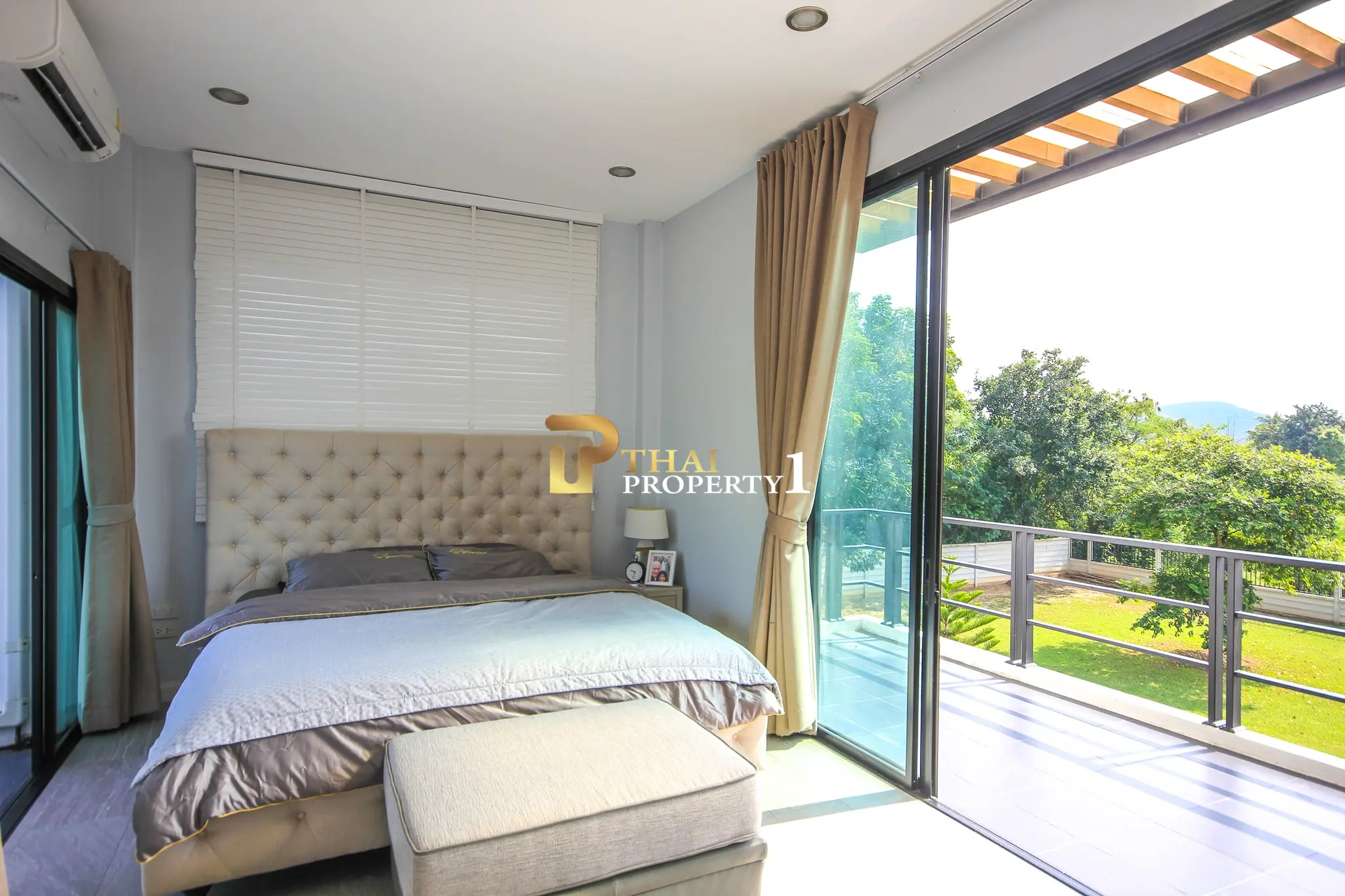 Pranburi - Modern 3-Bedroom Freestanding Villa On Expansive 2,622 sq.m. Plot