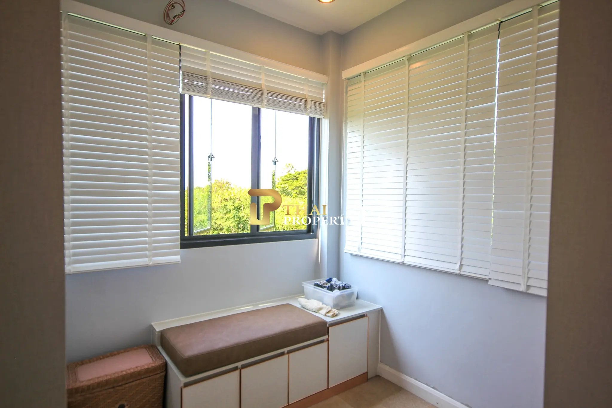 Pranburi - Modern 3-Bedroom Freestanding Villa On Expansive 2,622 sq.m. Plot