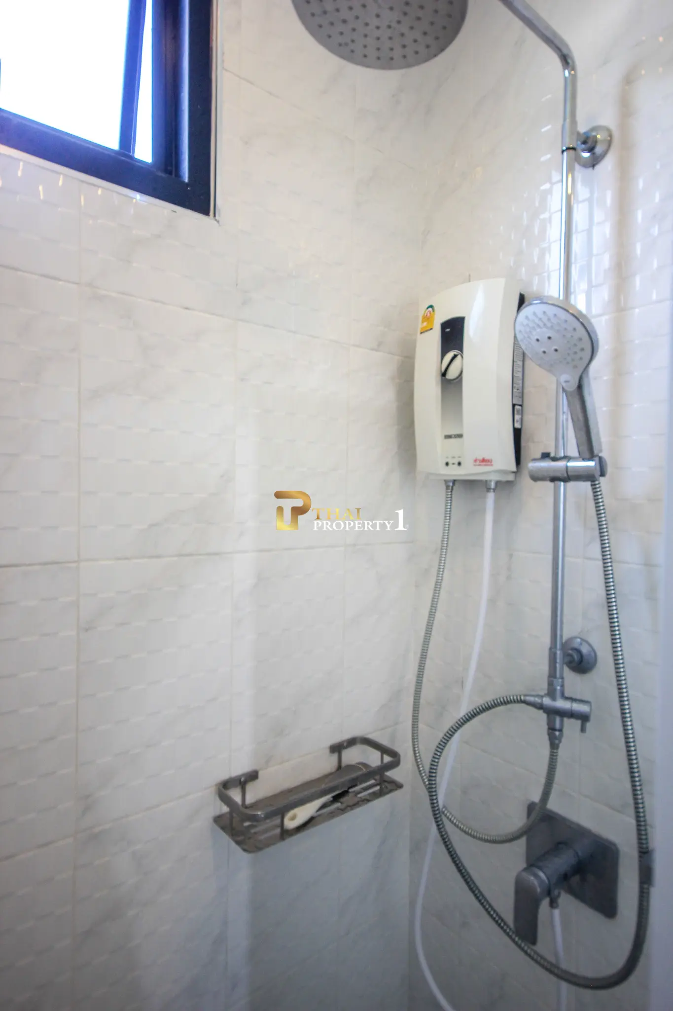 Pranburi - Modern 3-Bedroom Freestanding Villa On Expansive 2,622 sq.m. Plot