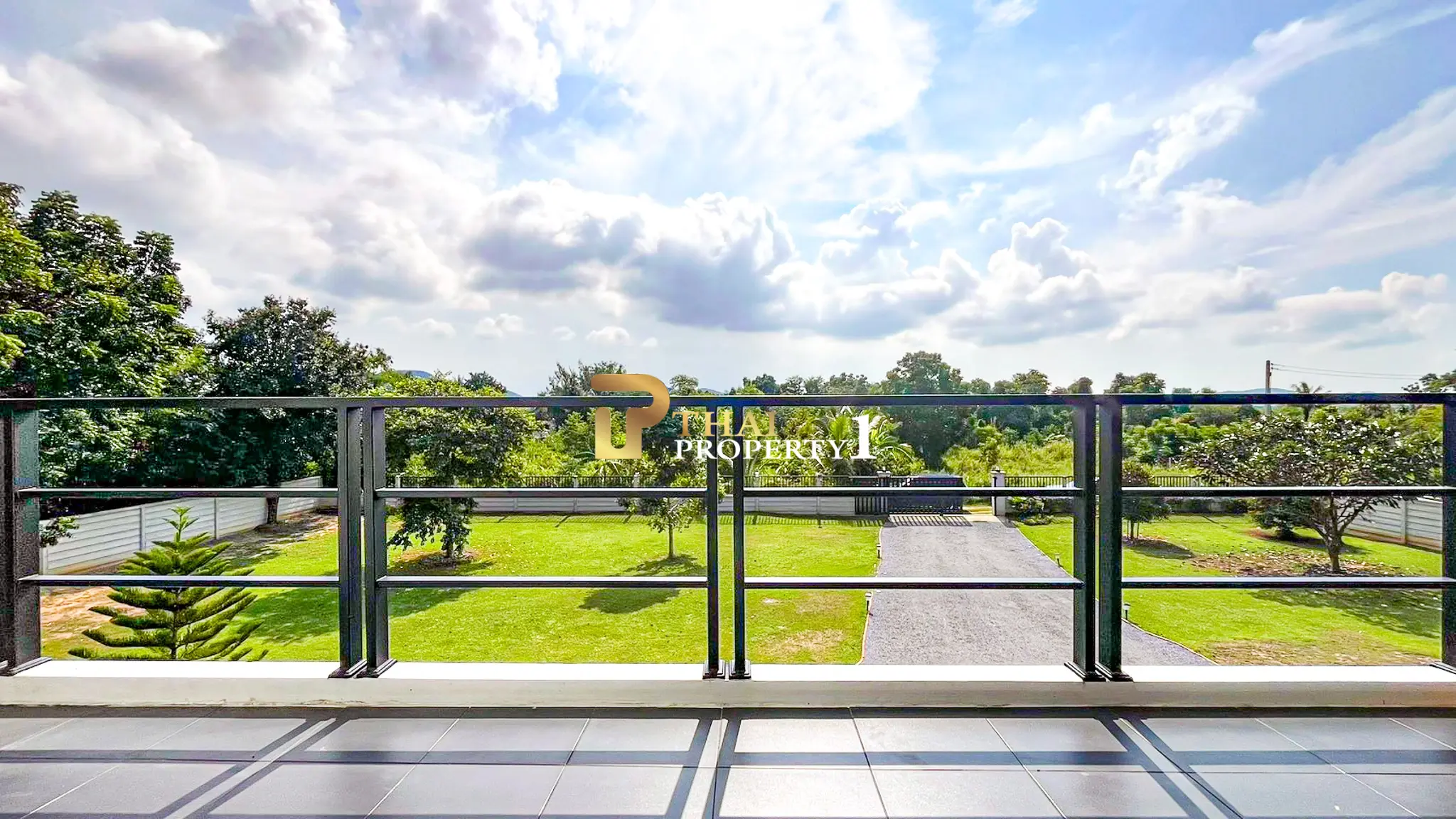 Pranburi - Modern 3-Bedroom Freestanding Villa On Expansive 2,622 sq.m. Plot