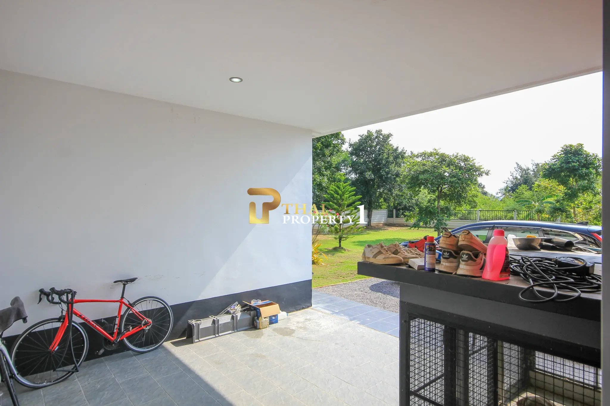 Pranburi - Modern 3-Bedroom Freestanding Villa On Expansive 2,622 sq.m. Plot