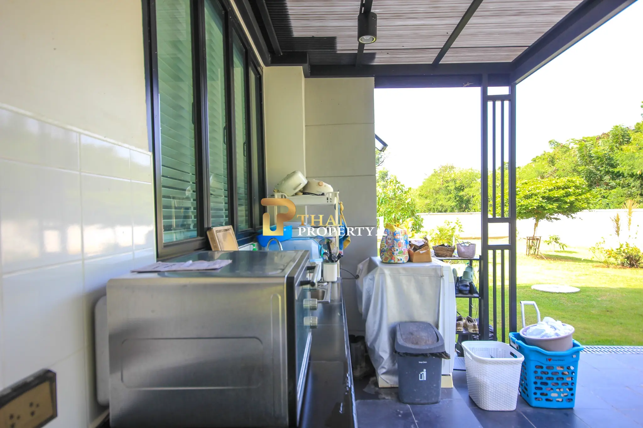 Pranburi - Modern 3-Bedroom Freestanding Villa On Expansive 2,622 sq.m. Plot