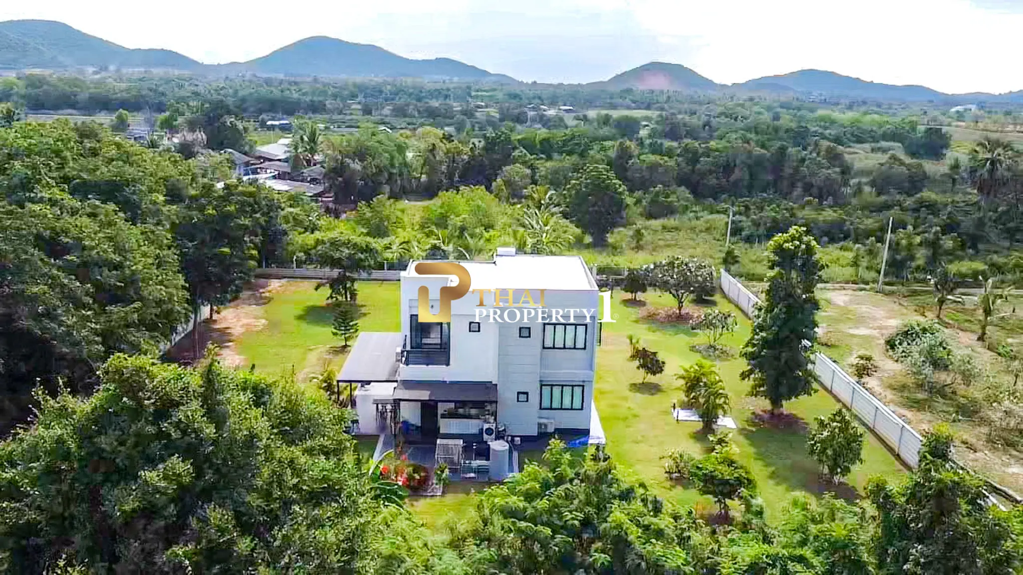 Pranburi - Modern 3-Bedroom Freestanding Villa On Expansive 2,622 sq.m. Plot