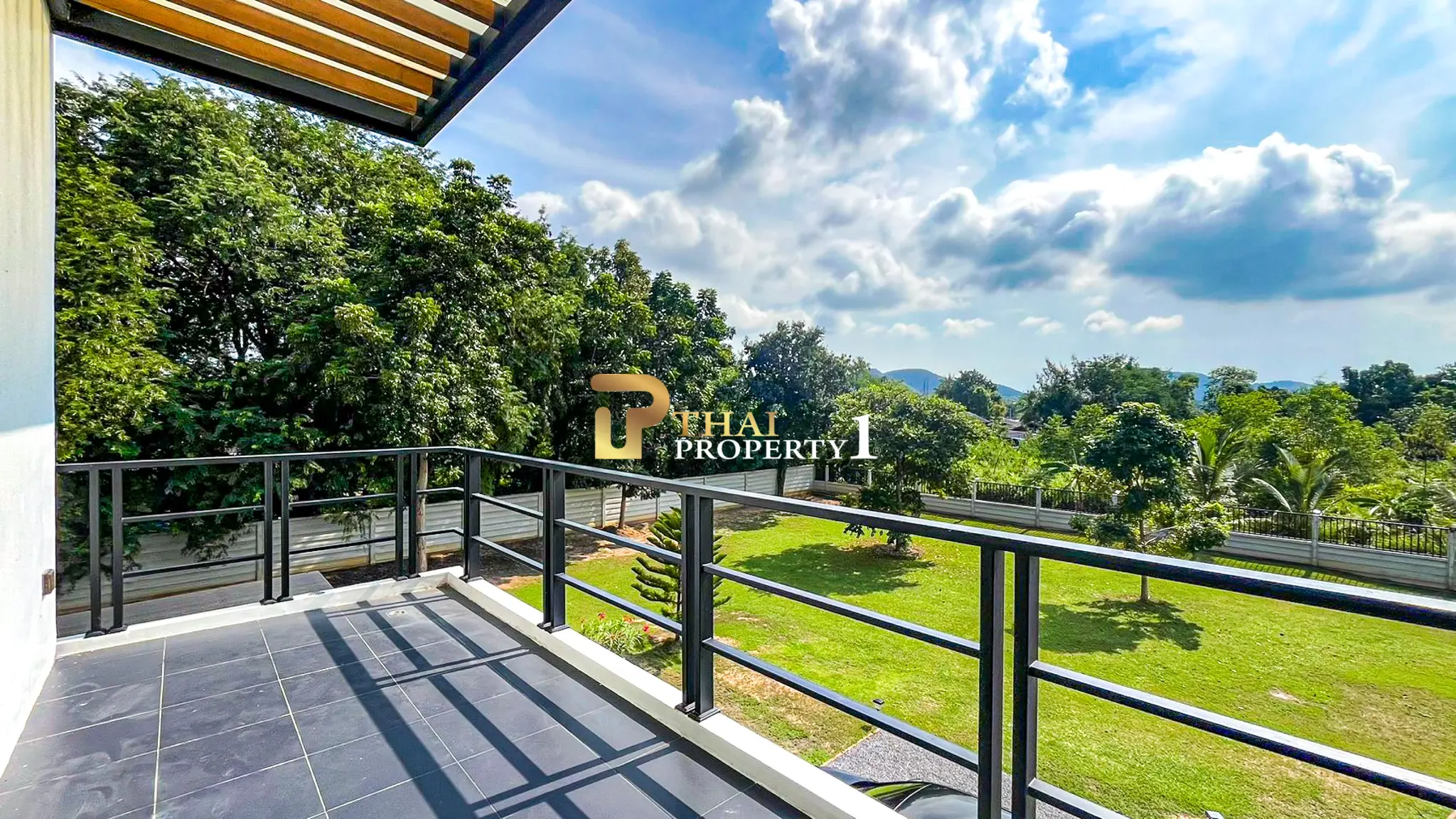 Pranburi - Modern 3-Bedroom Freestanding Villa On Expansive 2,622 sq.m. Plot