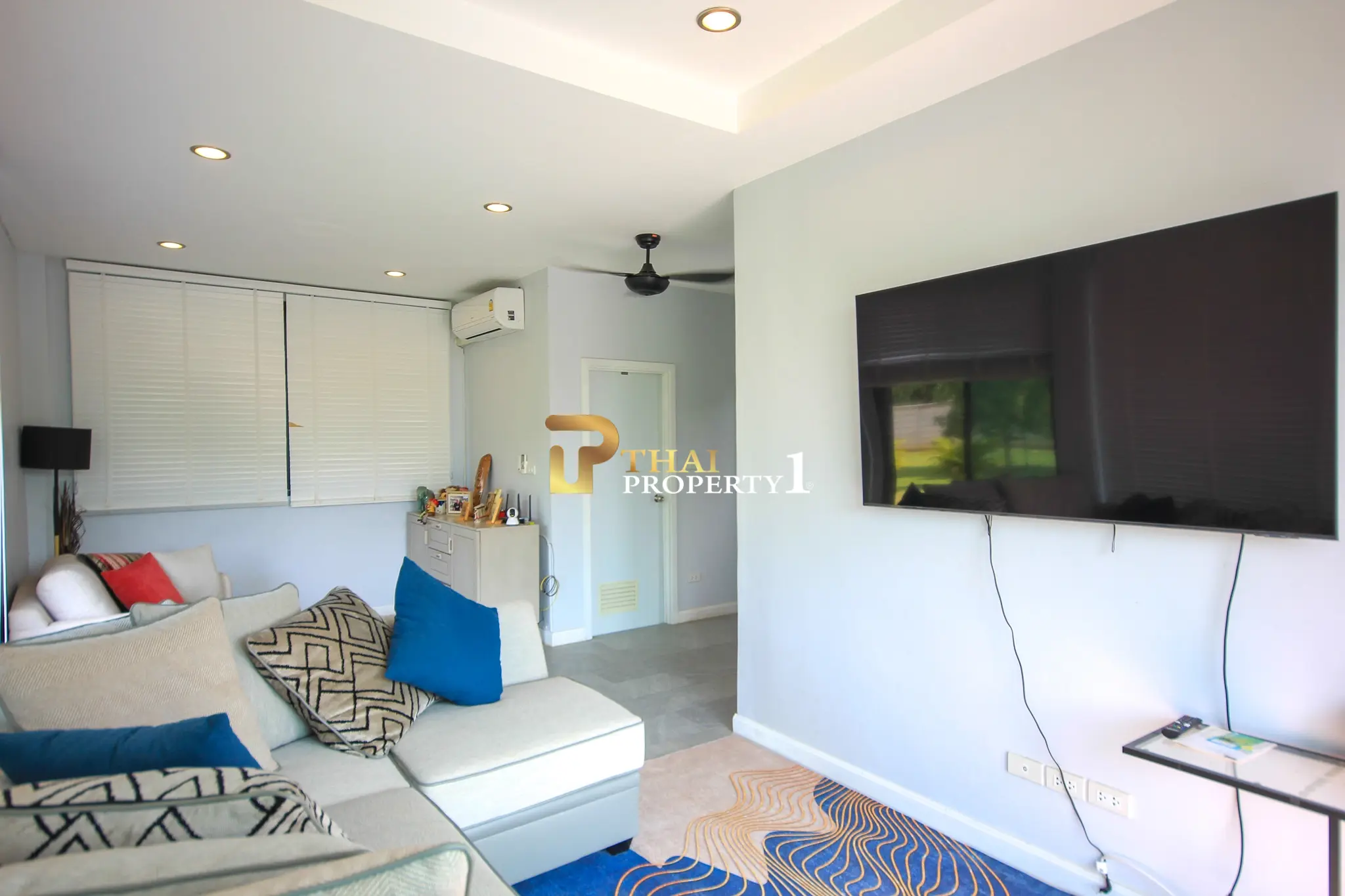 Pranburi - Modern 3-Bedroom Freestanding Villa On Expansive 2,622 sq.m. Plot
