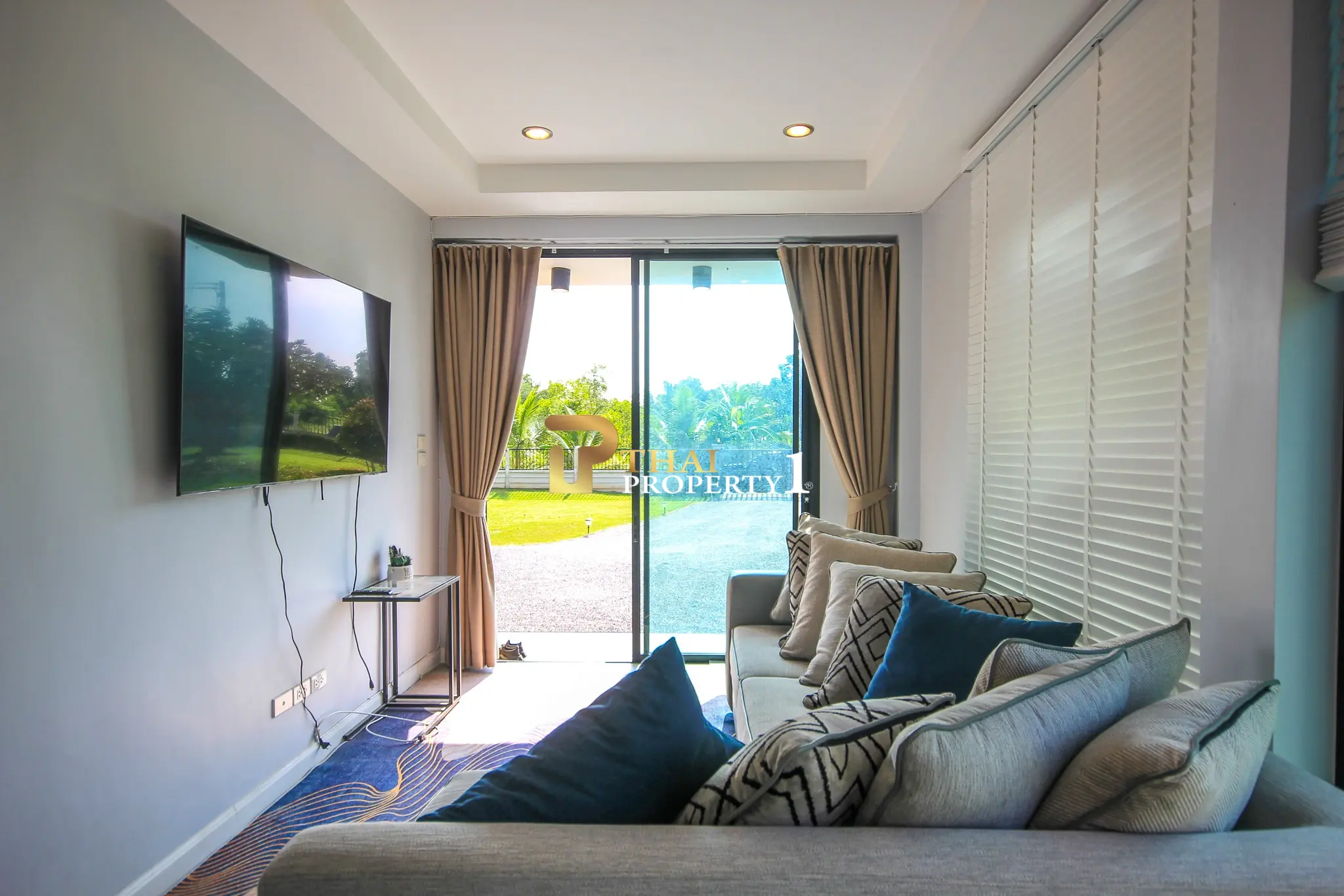 Pranburi - Modern 3-Bedroom Freestanding Villa On Expansive 2,622 sq.m. Plot