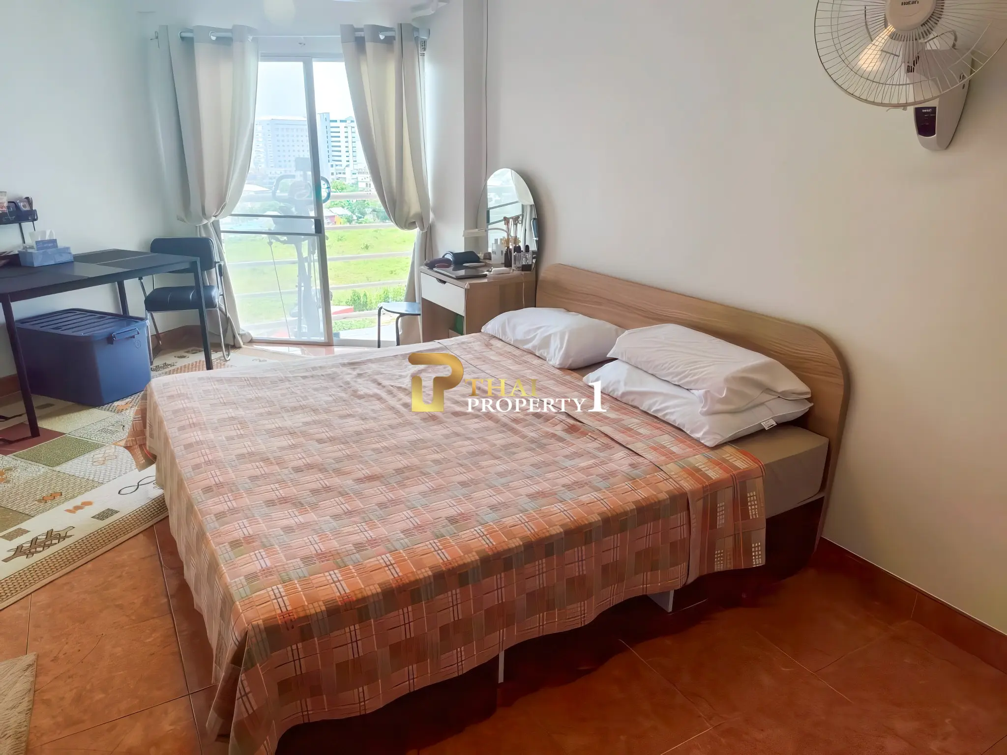 Studio Condo with City View for Sale – Jomtien Beach Condominium, Near Jomtien Beach