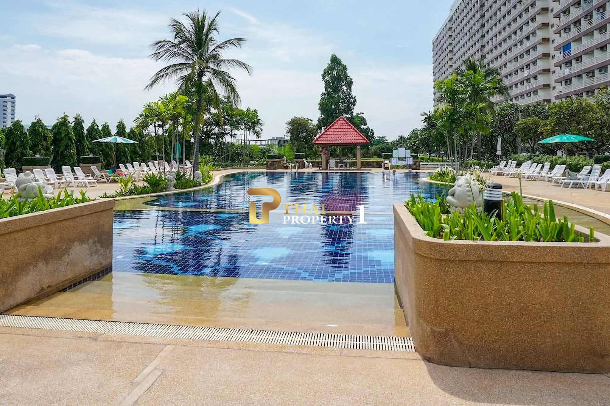 Studio Condo with City View for Sale – Jomtien Beach Condominium, Near Jomtien Beach
