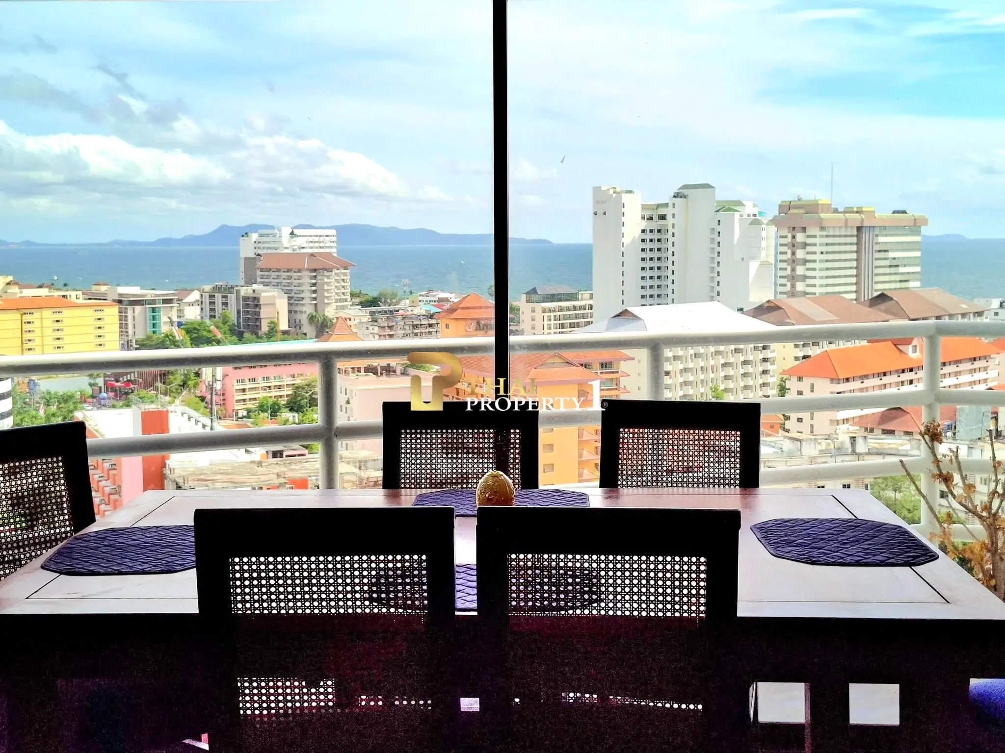 คอนโด 3 ห้องนอน วิวทะเลและวิวเมืองสวย – View Talay 2 อาคาร A