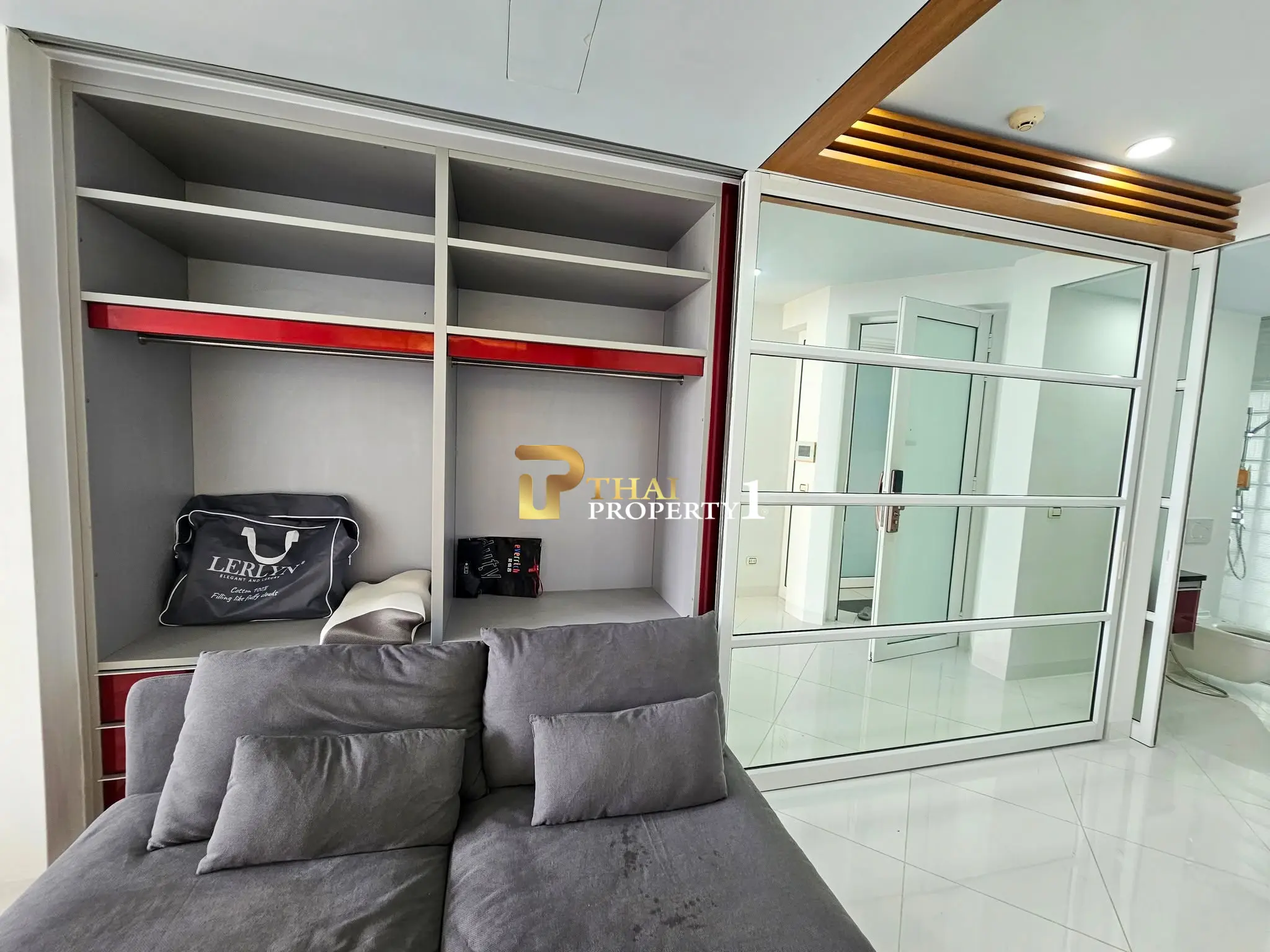 Sea View Studio – Quiet Atmosphere at Pure Sunset Beach Condo, Na Jomtien