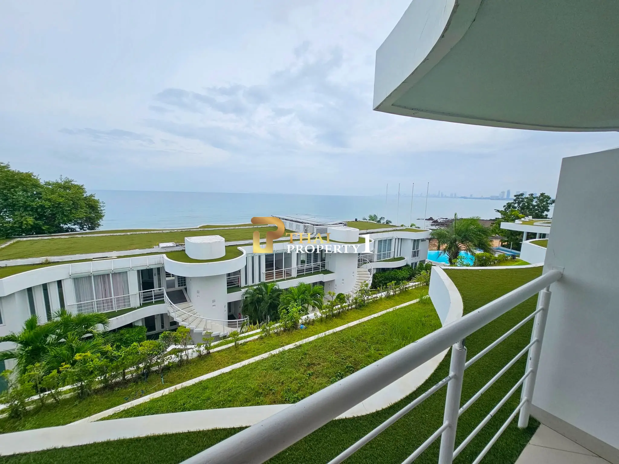 Sea View Studio – Quiet Atmosphere at Pure Sunset Beach Condo, Na Jomtien