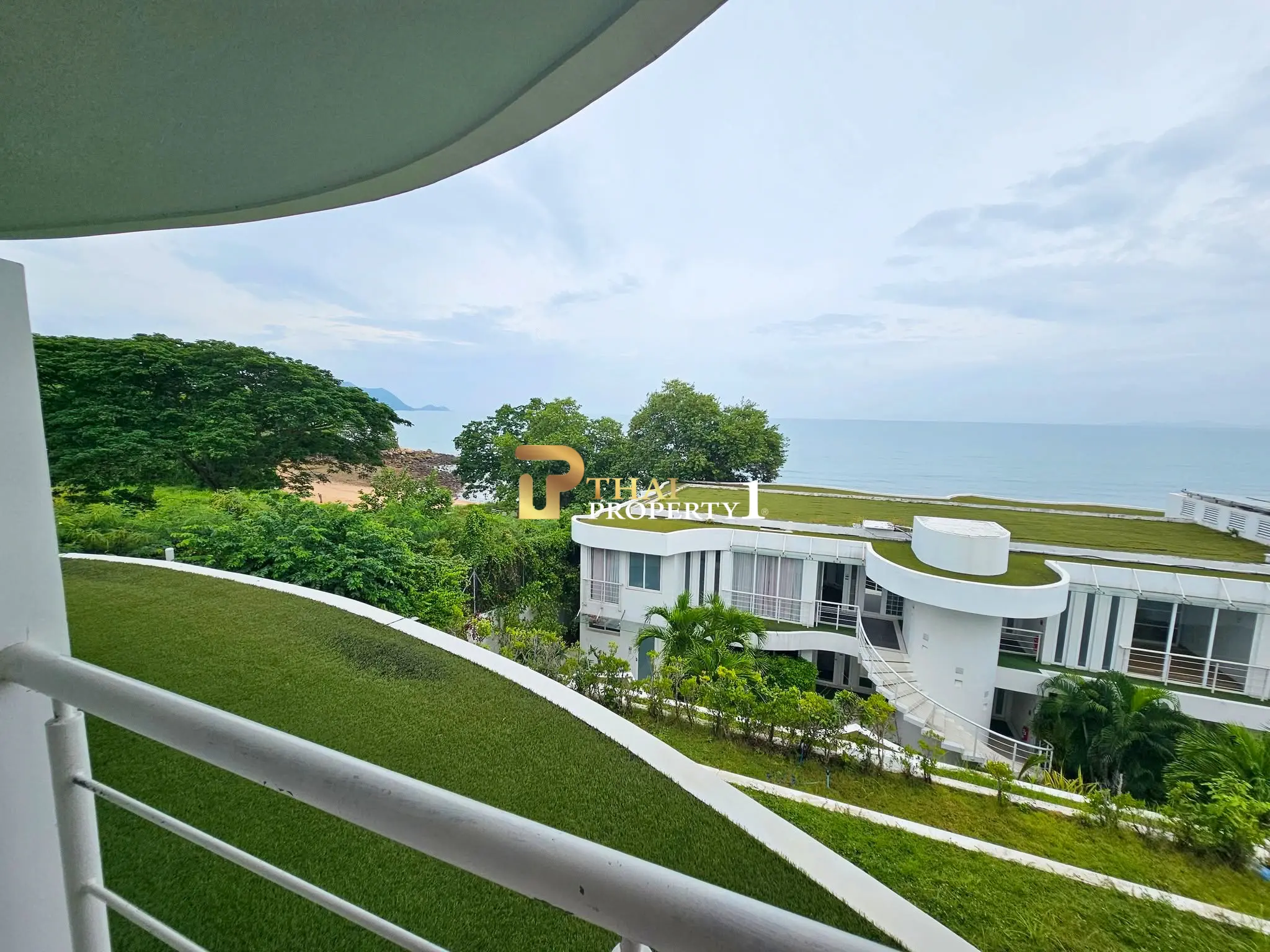 Sea View Studio – Quiet Atmosphere at Pure Sunset Beach Condo, Na Jomtien