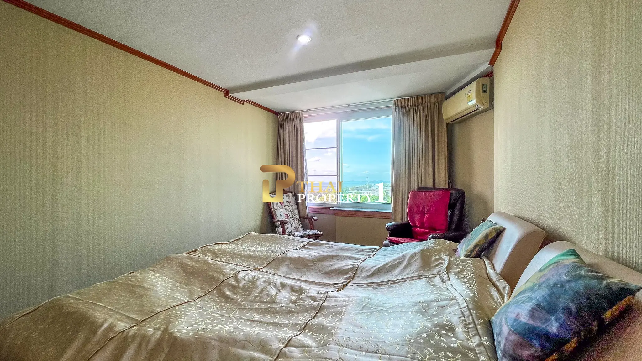 Cattareya Condotel, Cha-Am Beach — Stunnig Sea View Condo for Sale