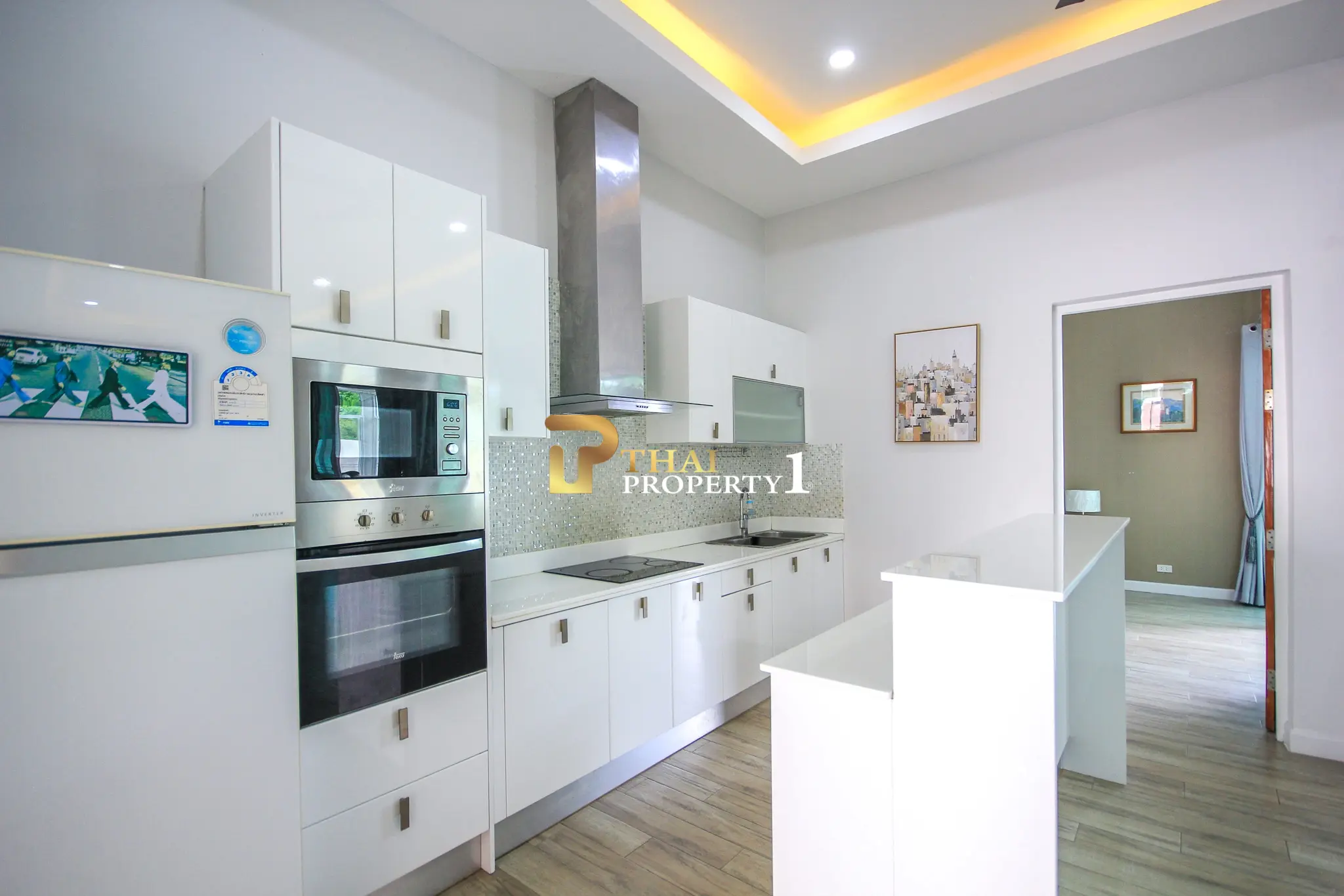 Contemporary 3-Bedroom Pool Villa for Sale in Pranburi