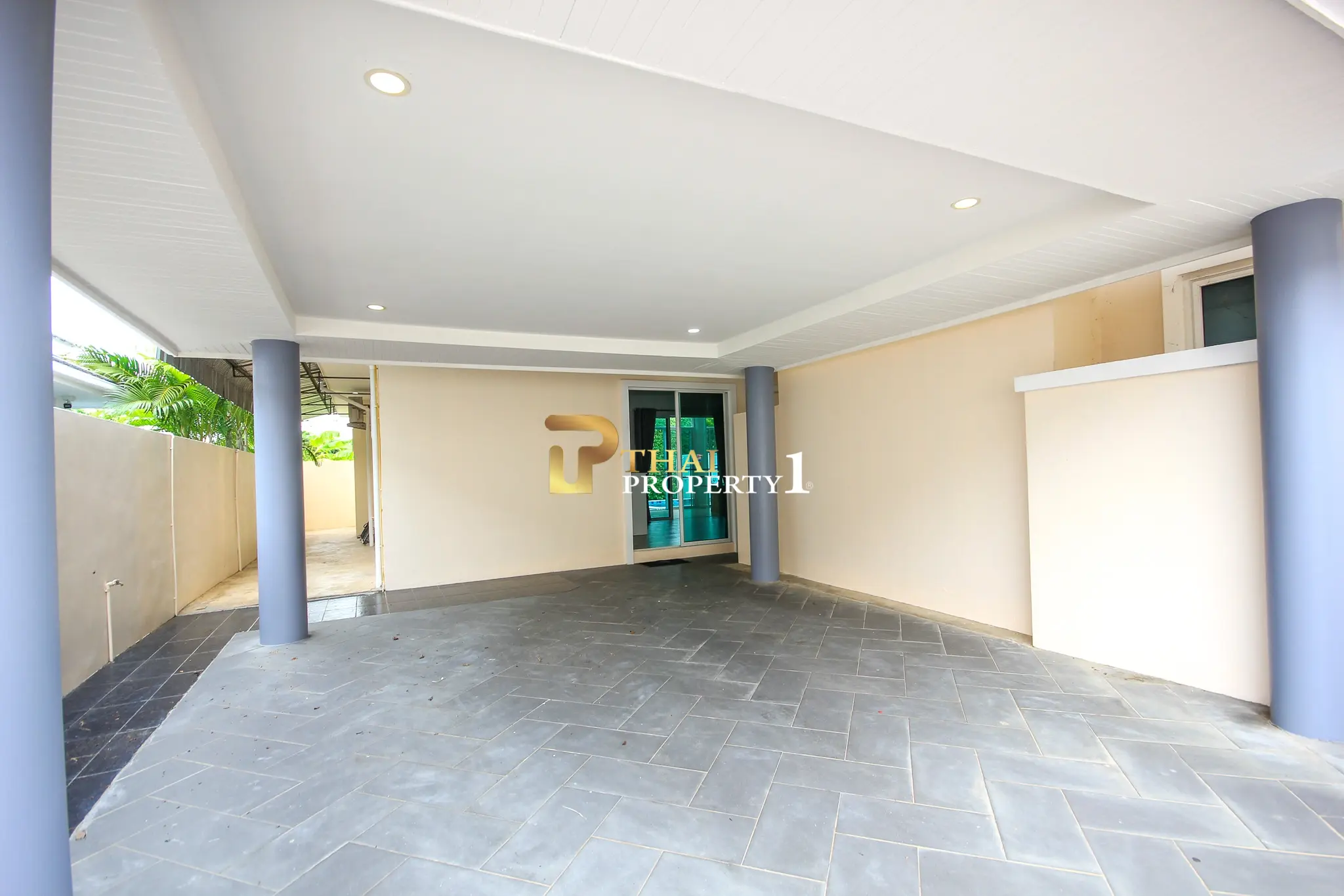 Contemporary 3-Bedroom Pool Villa for Sale in Pranburi