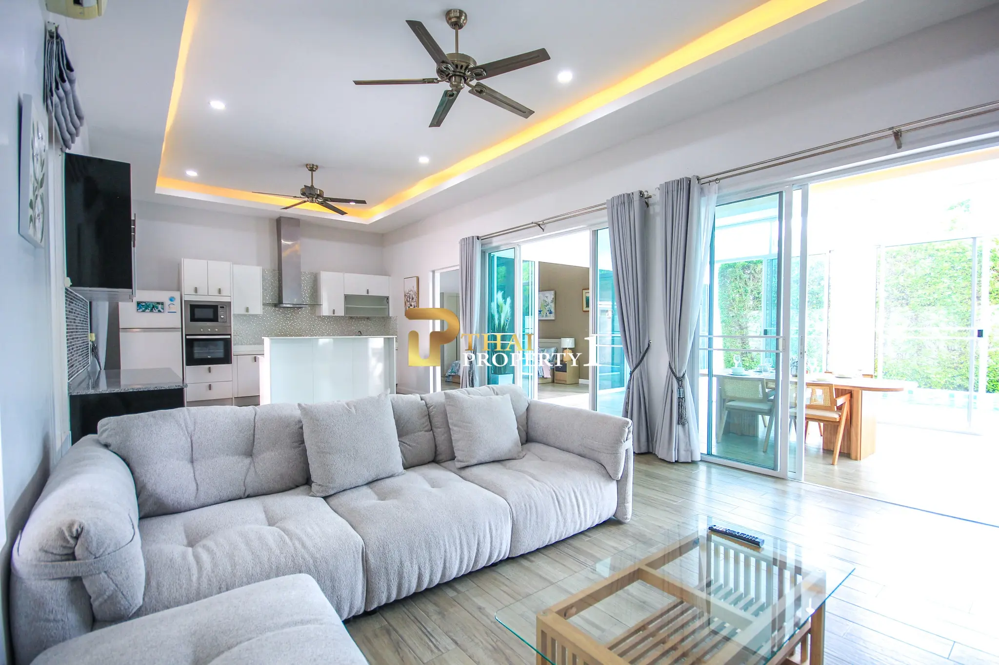 Contemporary 3-Bedroom Pool Villa for Sale in Pranburi