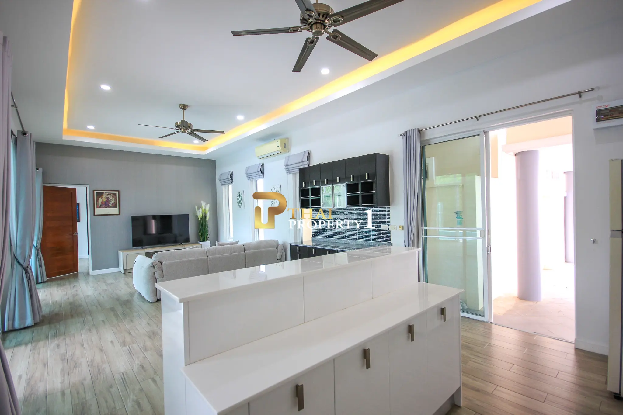 Contemporary 3-Bedroom Pool Villa for Sale in Pranburi