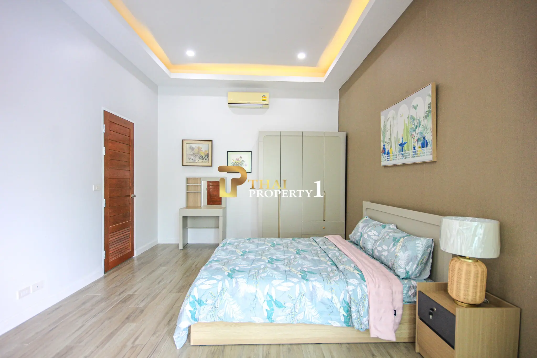 Contemporary 3-Bedroom Pool Villa for Sale in Pranburi