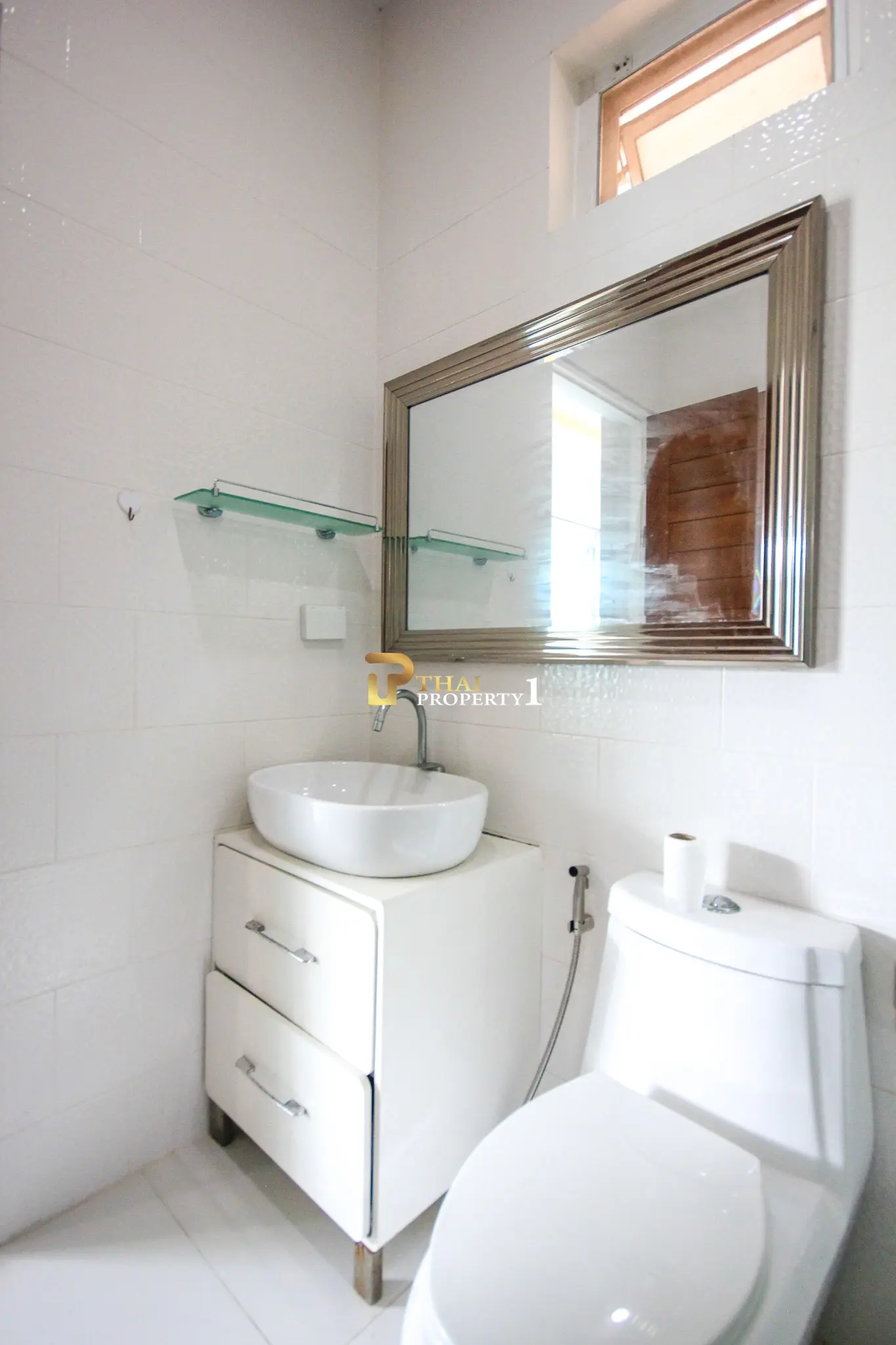 Contemporary 3-Bedroom Pool Villa for Sale in Pranburi