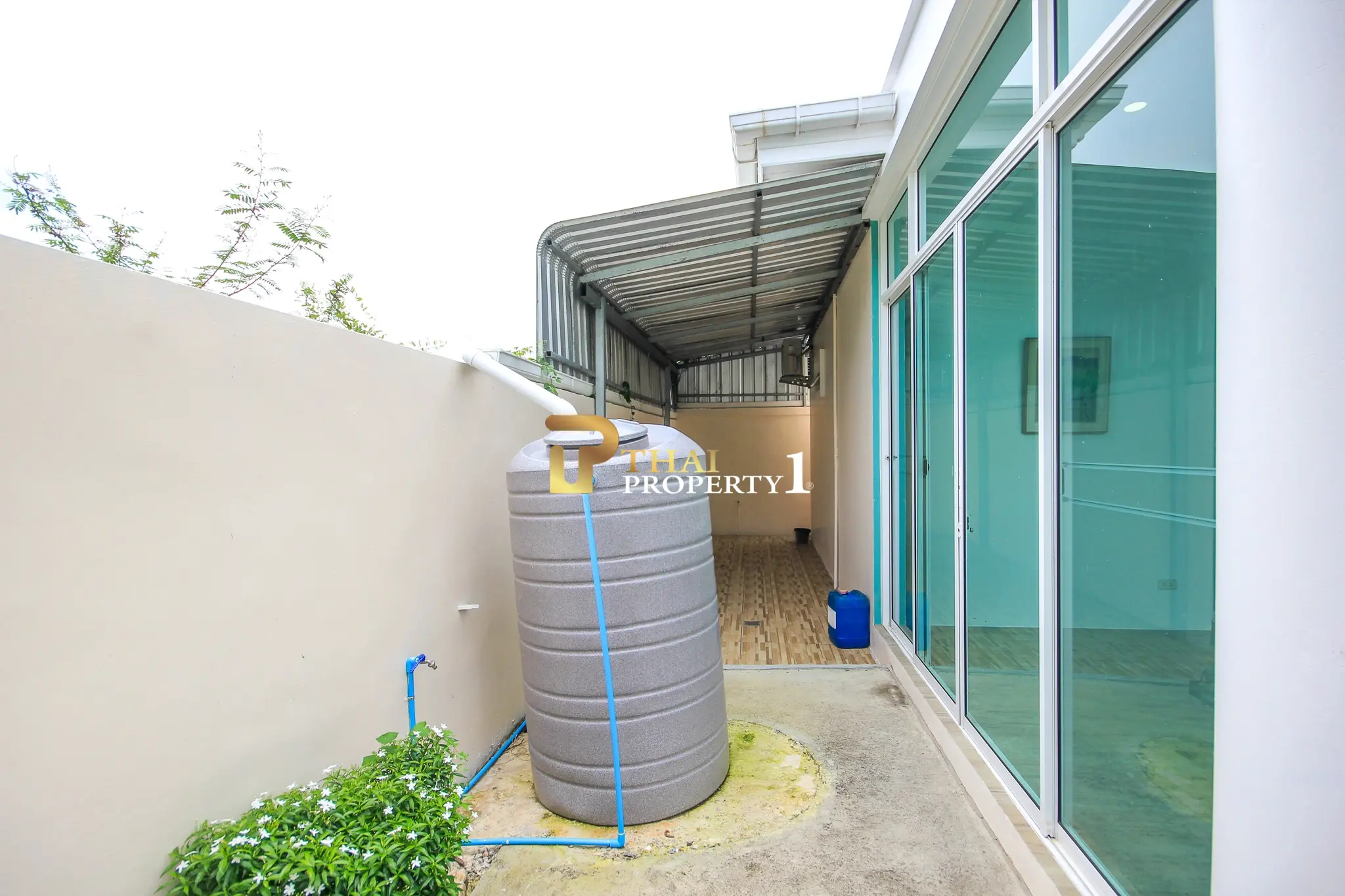 Contemporary 3-Bedroom Pool Villa for Sale in Pranburi