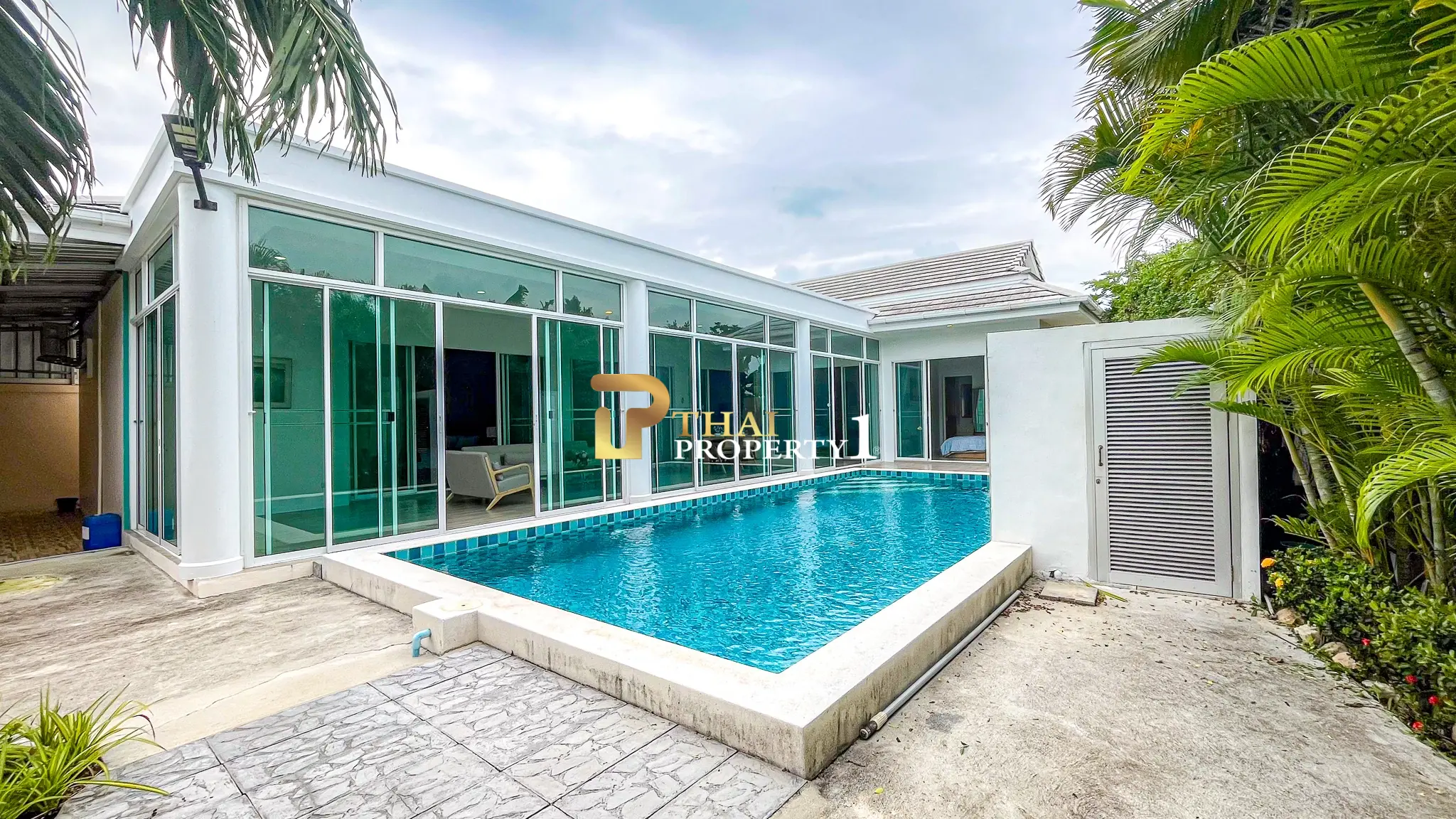 Contemporary 3-Bedroom Pool Villa for Sale in Pranburi