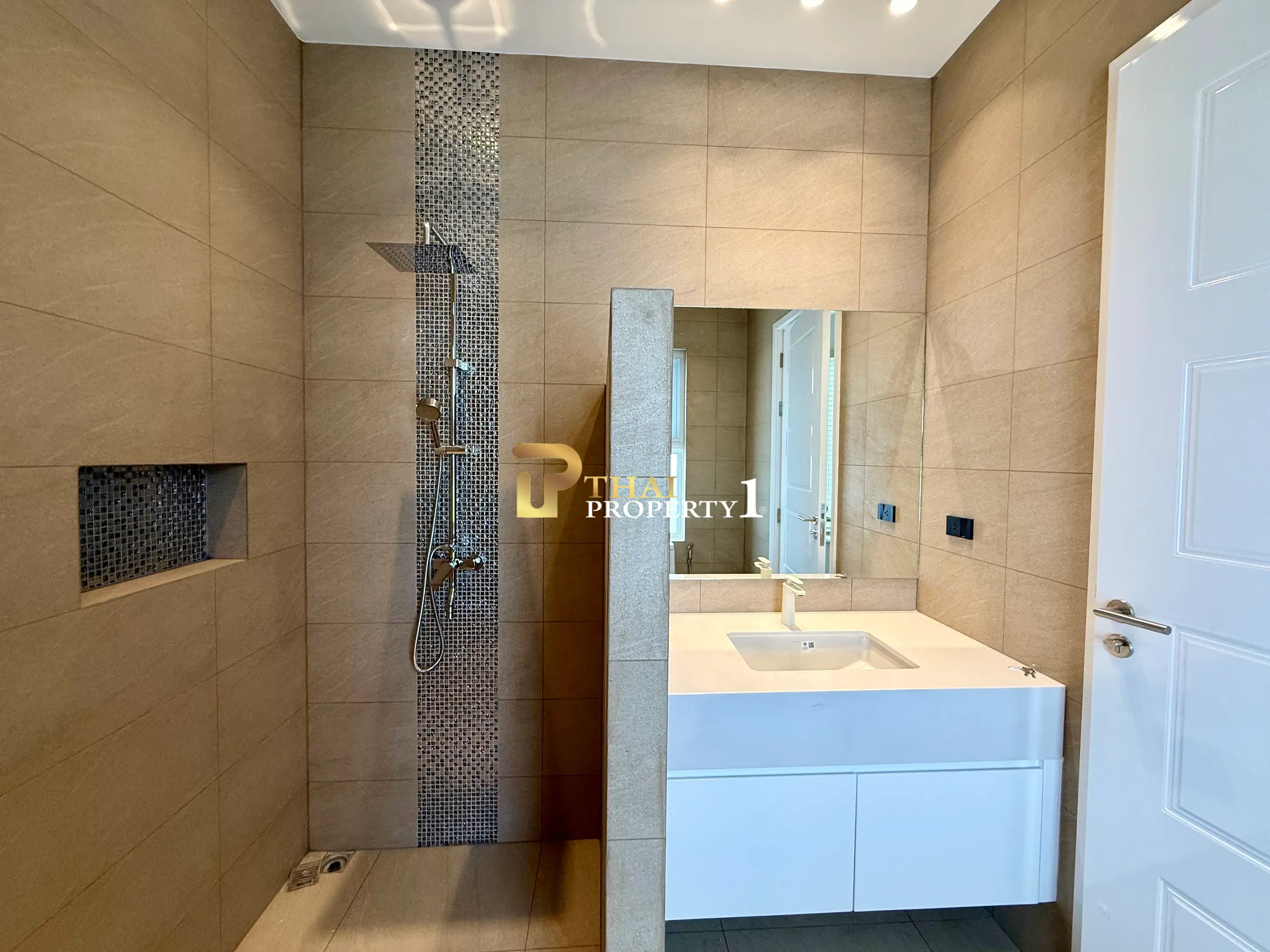 New Ready To Move In High Quality Villa At The Clouds 3 - Hua Hin