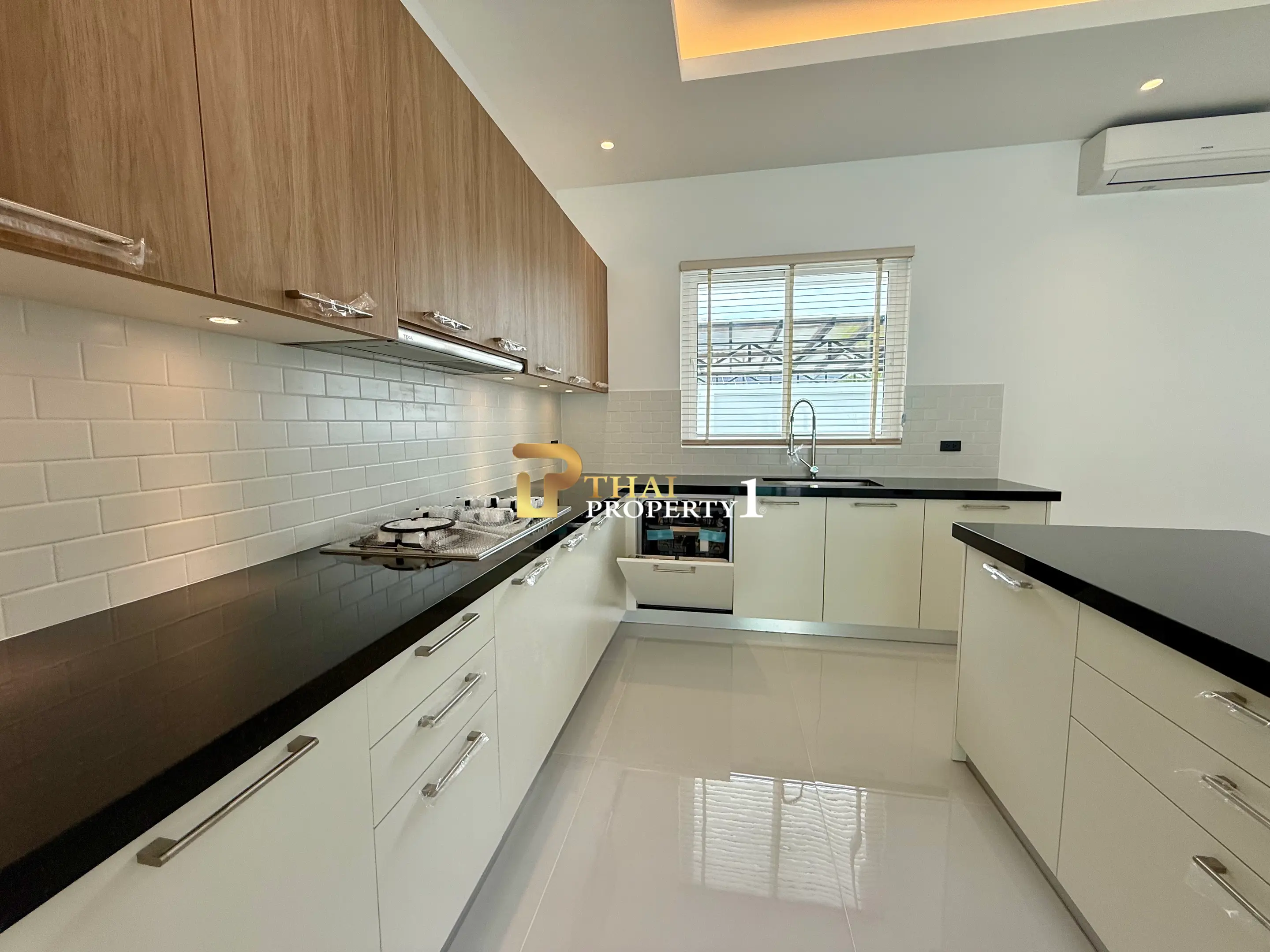 New Ready To Move In High Quality Villa At The Clouds 3 - Hua Hin