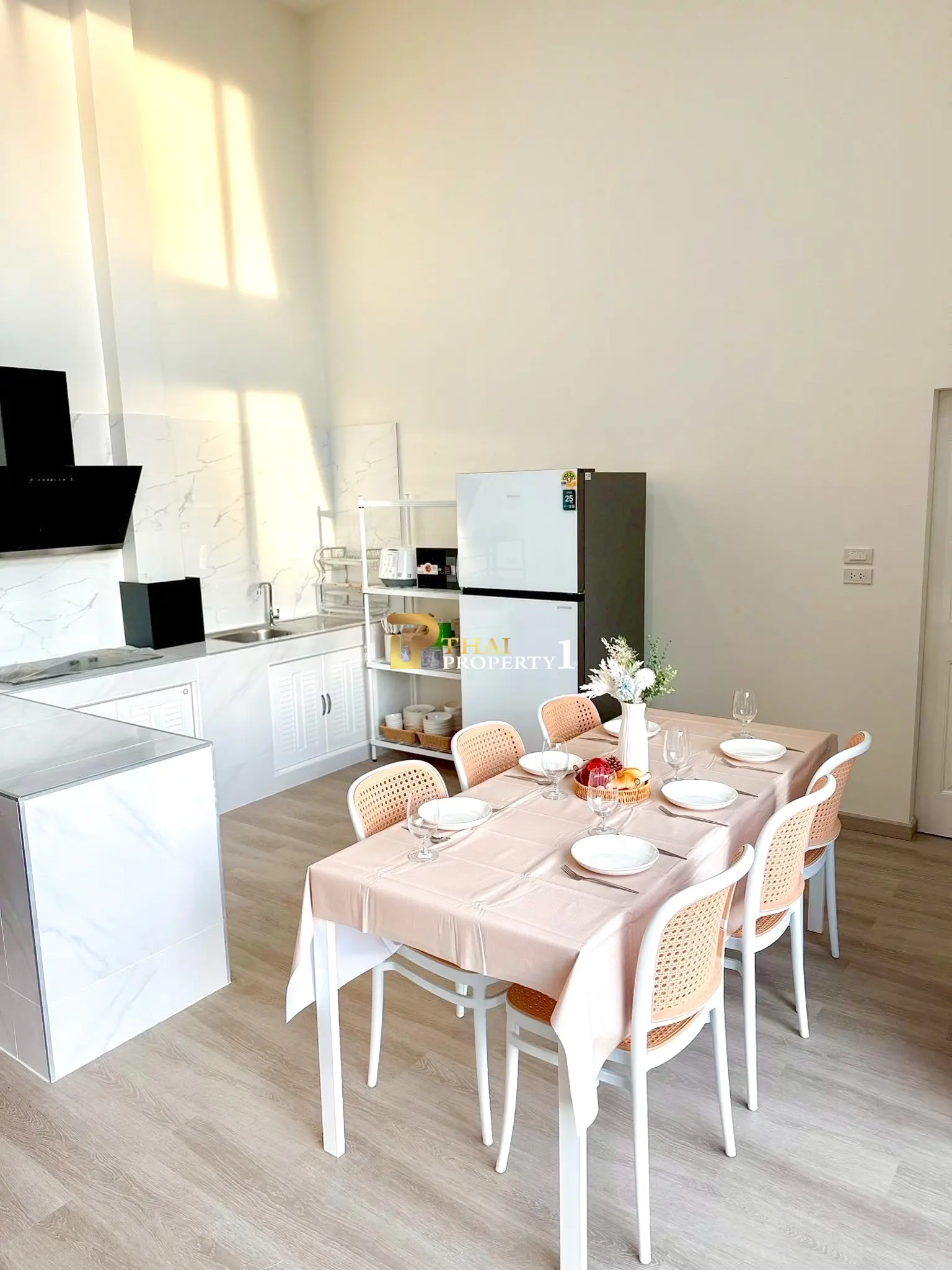 Modern Luxury Pool Villa in South Pattaya Near Jomtien Beach – Sunflower Pool Villa