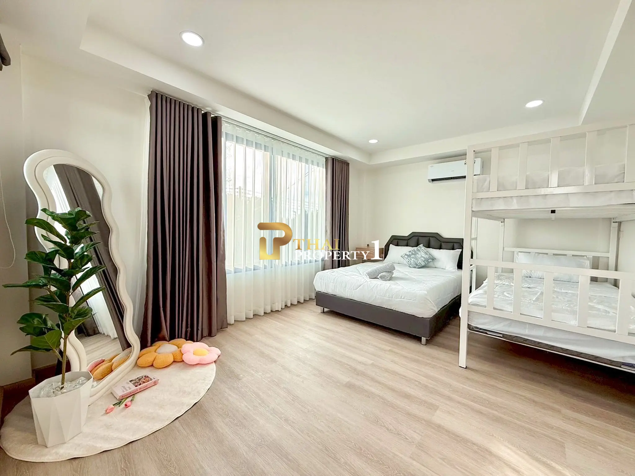 Modern Luxury Pool Villa in South Pattaya Near Jomtien Beach – Sunflower Pool Villa
