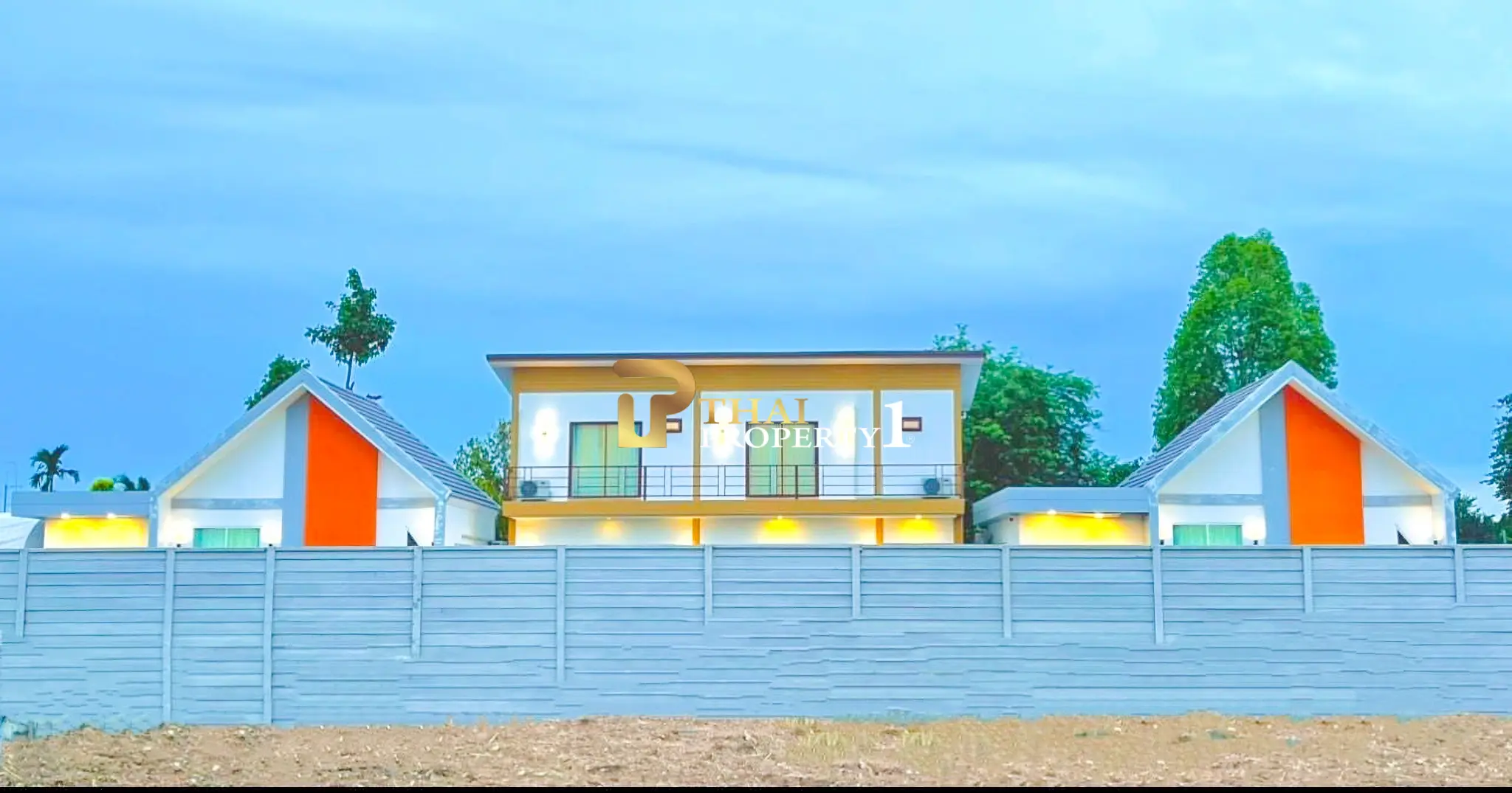 Pool Villa in Huay Yai  – 3 Houses on a Large 600 sq.wah, Main Road Frontage