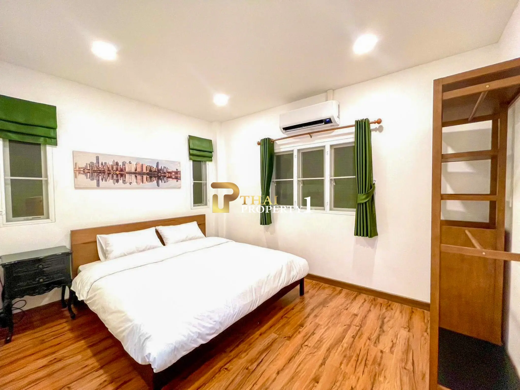 Pool Villa in Huay Yai  – 3 Houses on a Large 600 sq.wah, Main Road Frontage