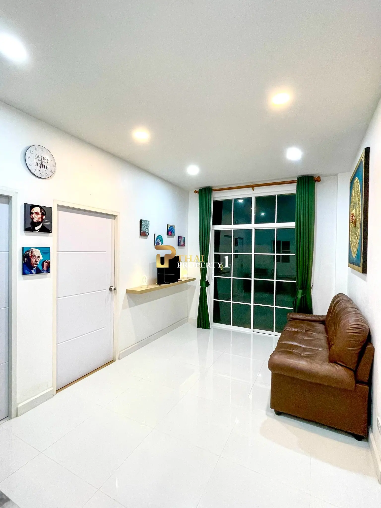 Pool Villa in Huay Yai  – 3 Houses on a Large 600 sq.wah, Main Road Frontage