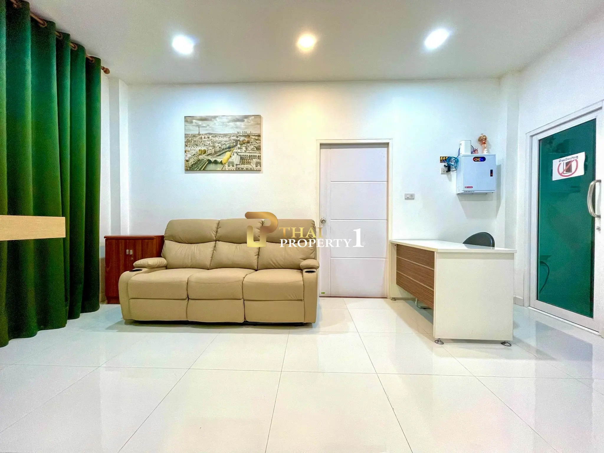 Pool Villa in Huay Yai  – 3 Houses on a Large 600 sq.wah, Main Road Frontage