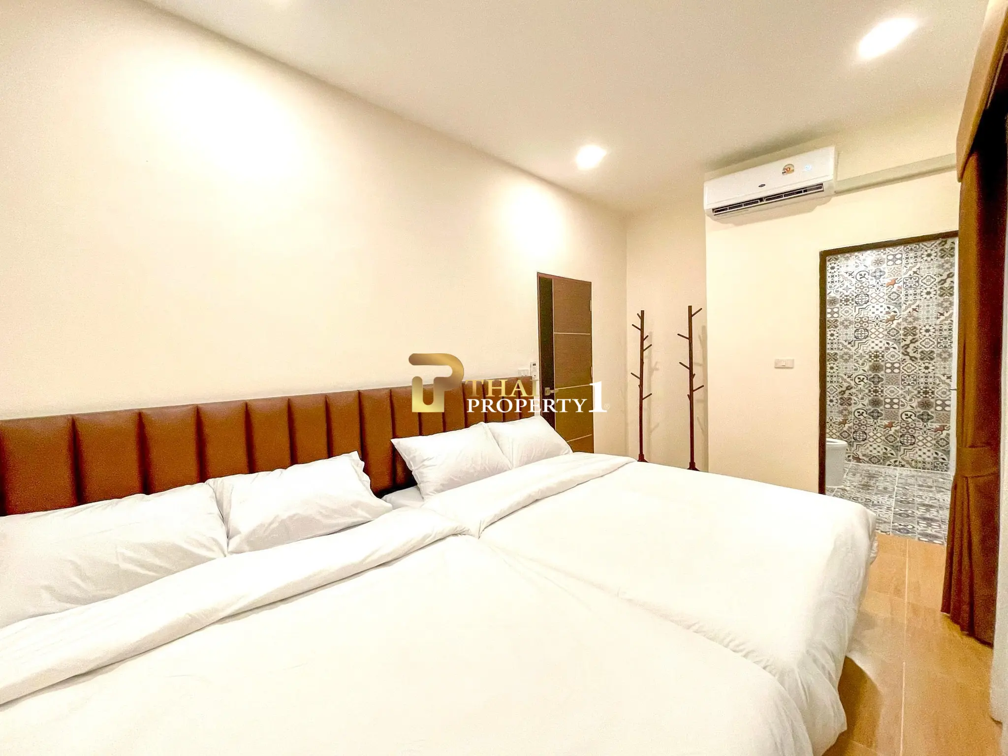 Pool Villa in Huay Yai  – 3 Houses on a Large 600 sq.wah, Main Road Frontage