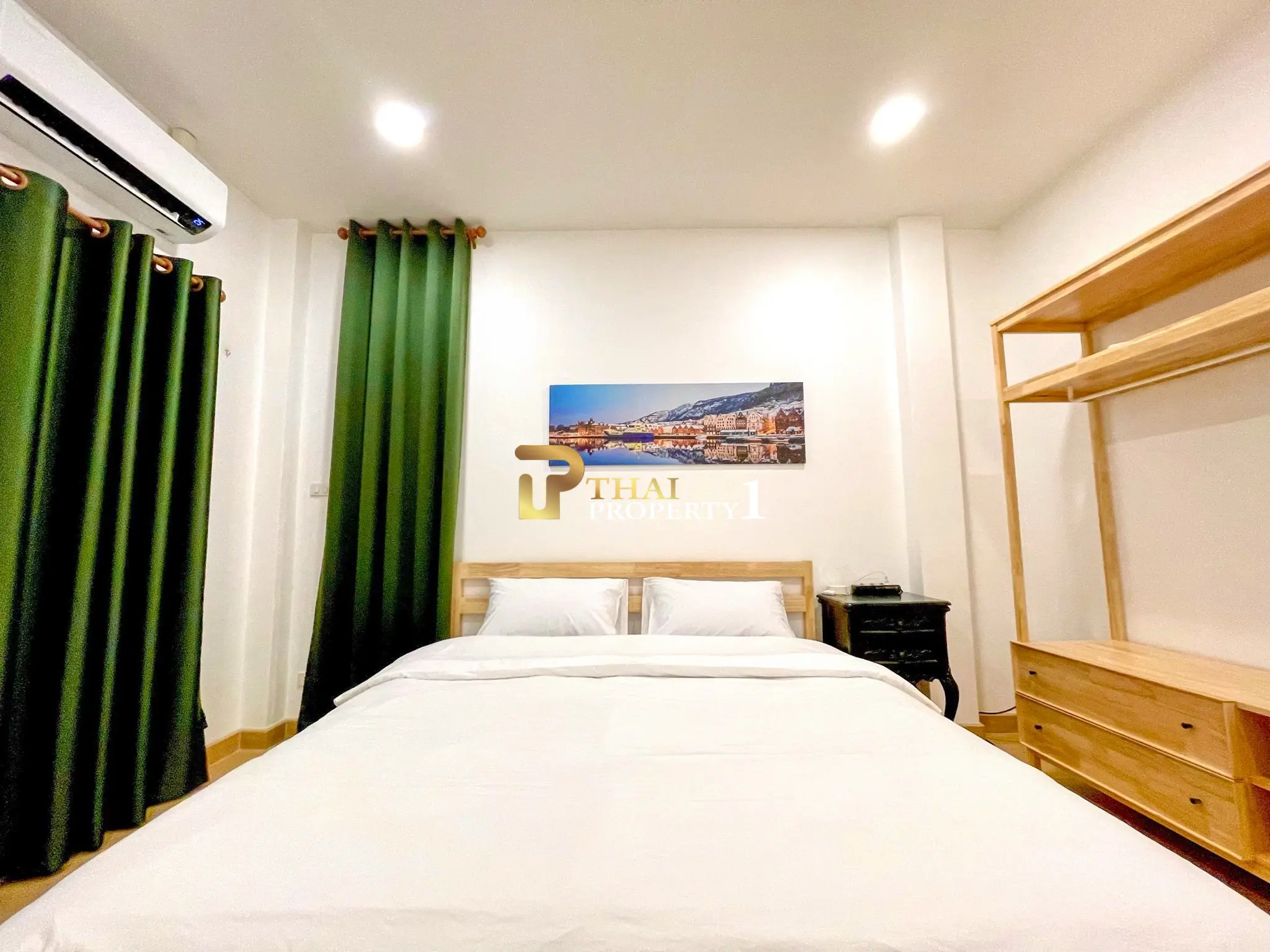 Pool Villa in Huay Yai  – 3 Houses on a Large 600 sq.wah, Main Road Frontage