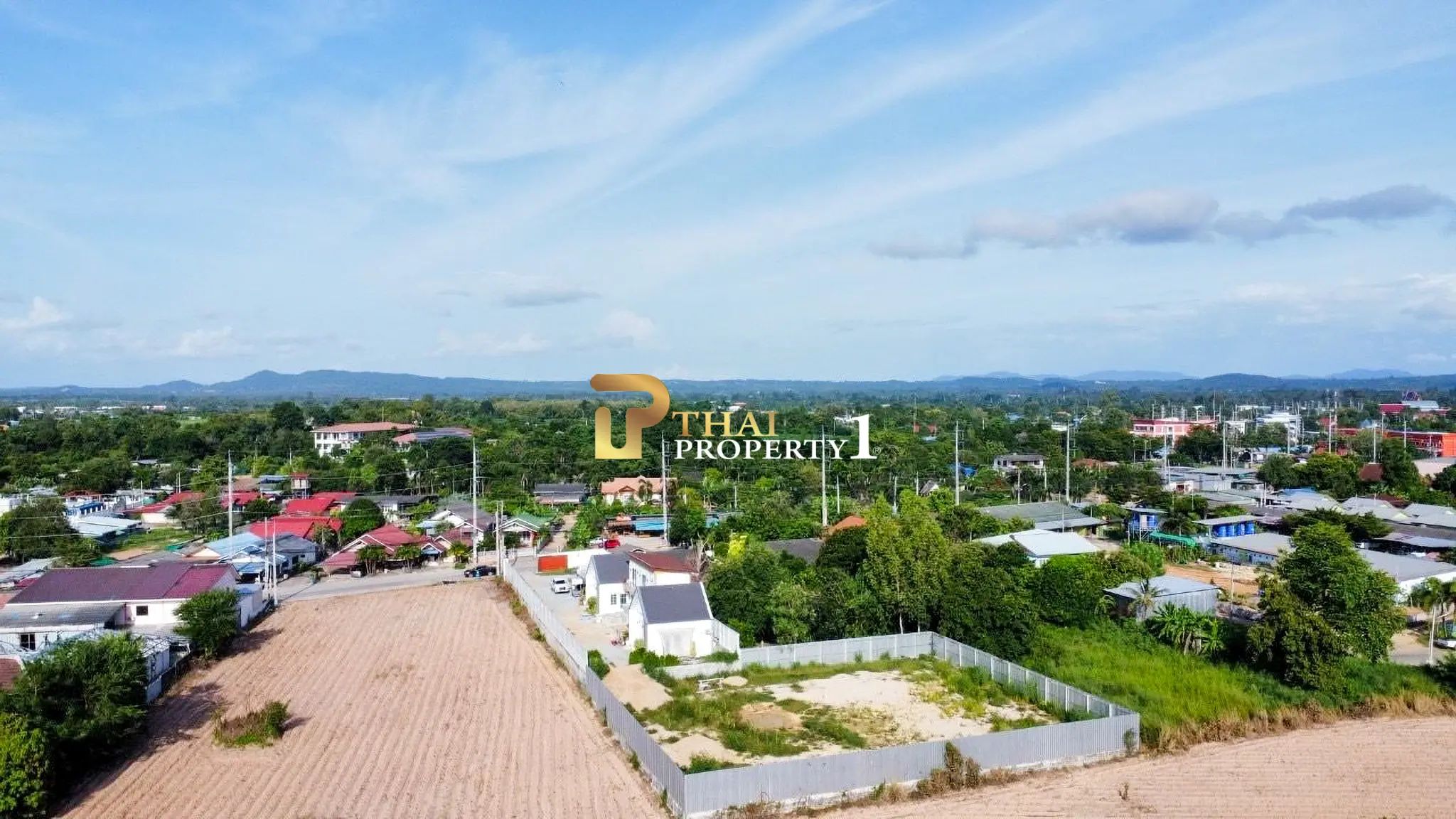 Pool Villa in Huay Yai  – 3 Houses on a Large 600 sq.wah, Main Road Frontage
