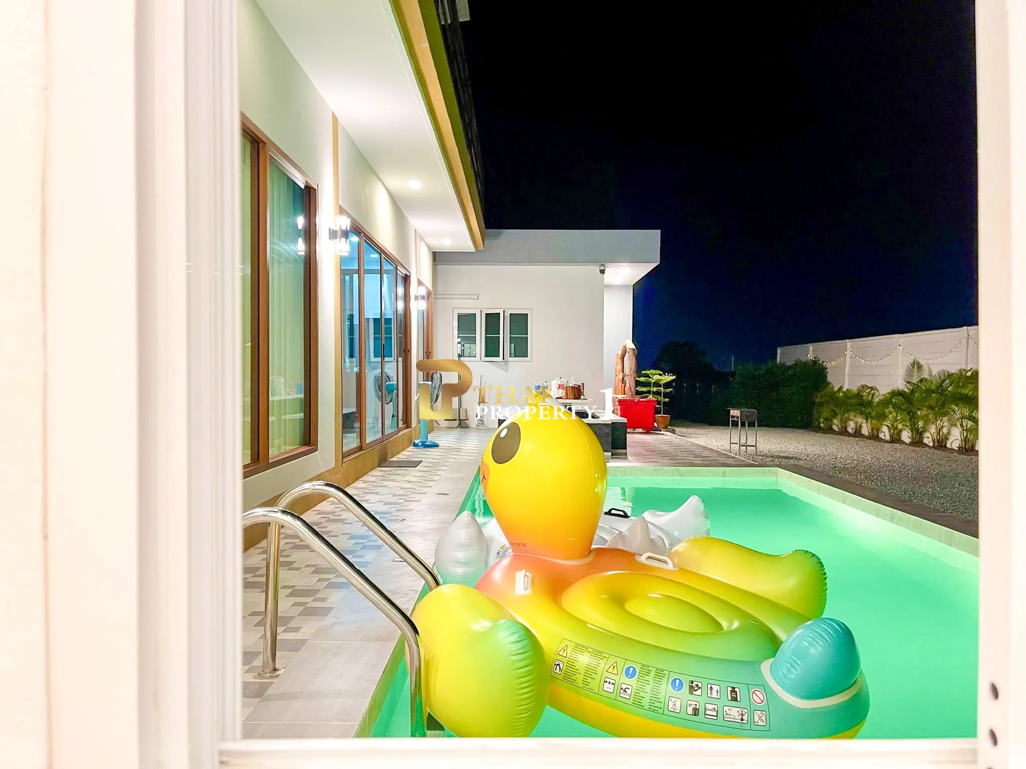 Pool Villa in Huay Yai  – 3 Houses on a Large 600 sq.wah, Main Road Frontage