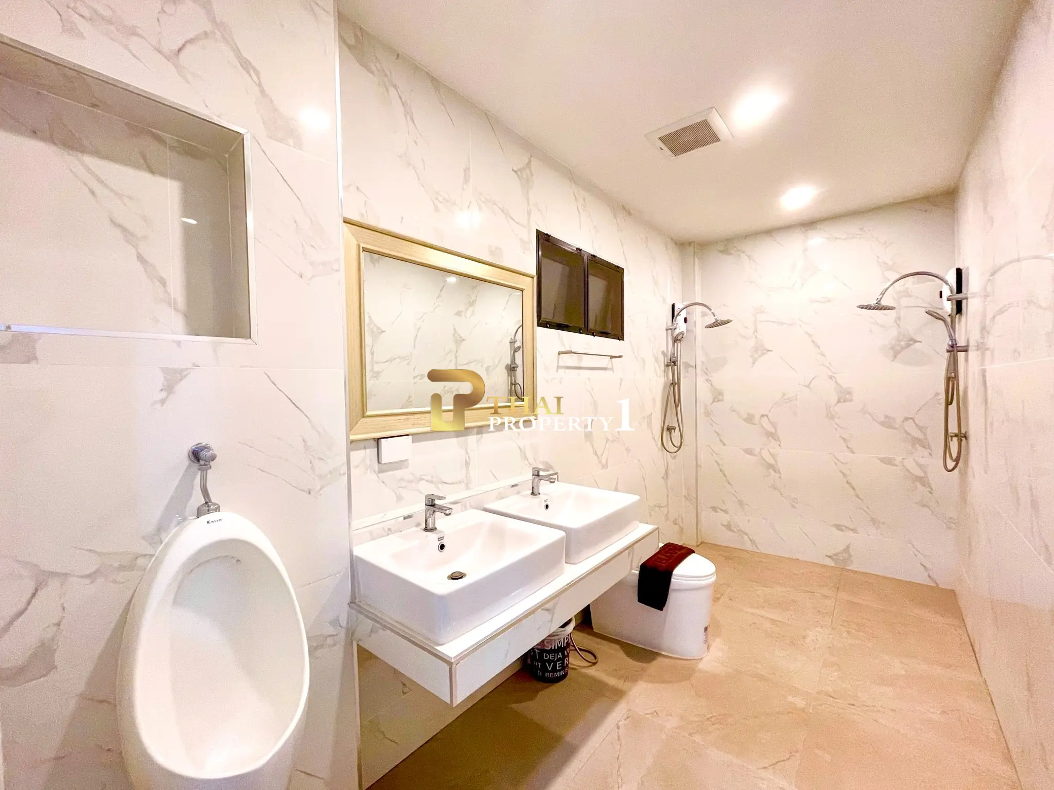 Pool Villa in Huay Yai  – 3 Houses on a Large 600 sq.wah, Main Road Frontage