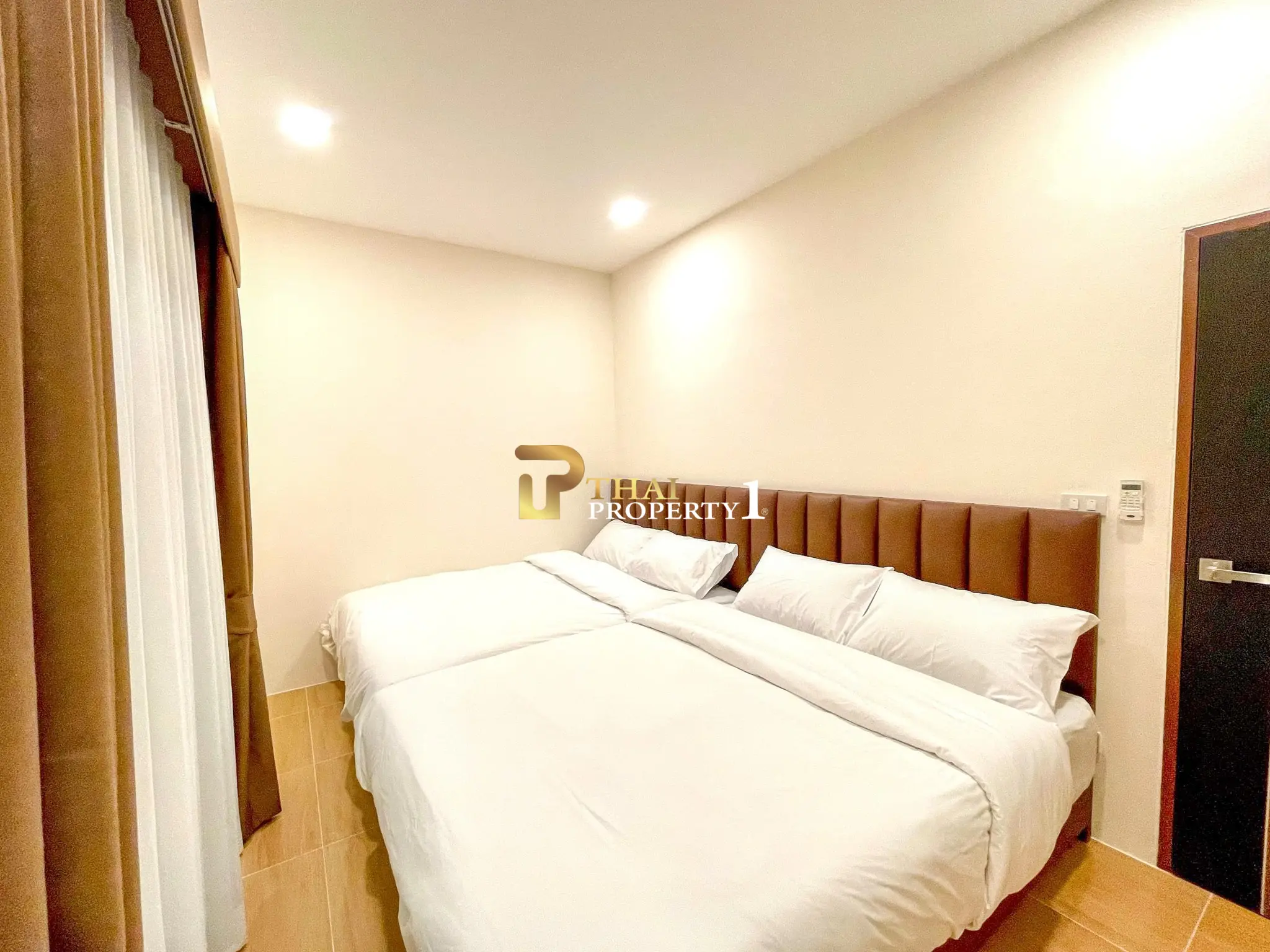 Pool Villa in Huay Yai  – 3 Houses on a Large 600 sq.wah, Main Road Frontage