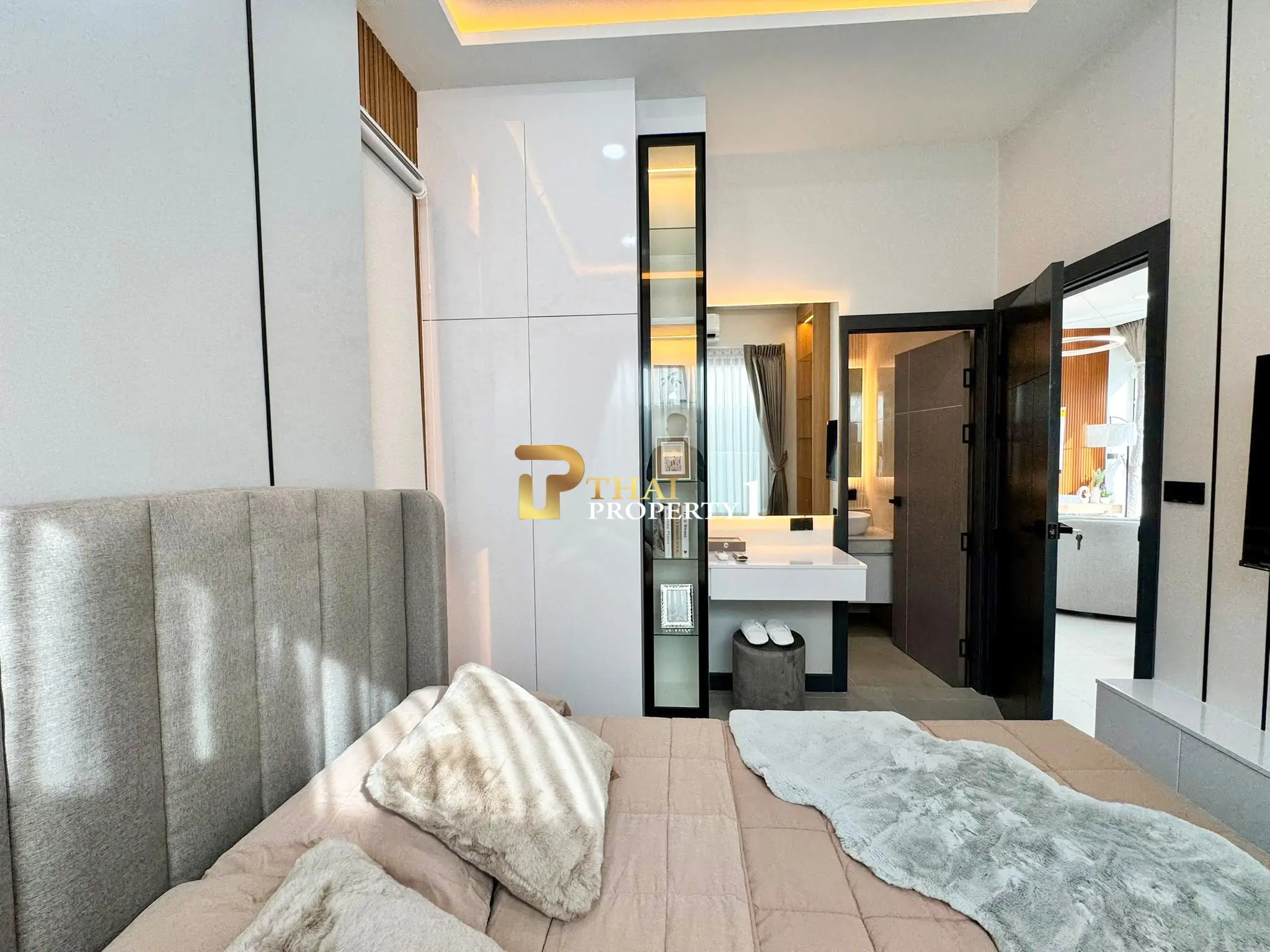 Single-Storey Pool Villa in Central Pattaya – Near Pattaya Beach, Fully Furnished