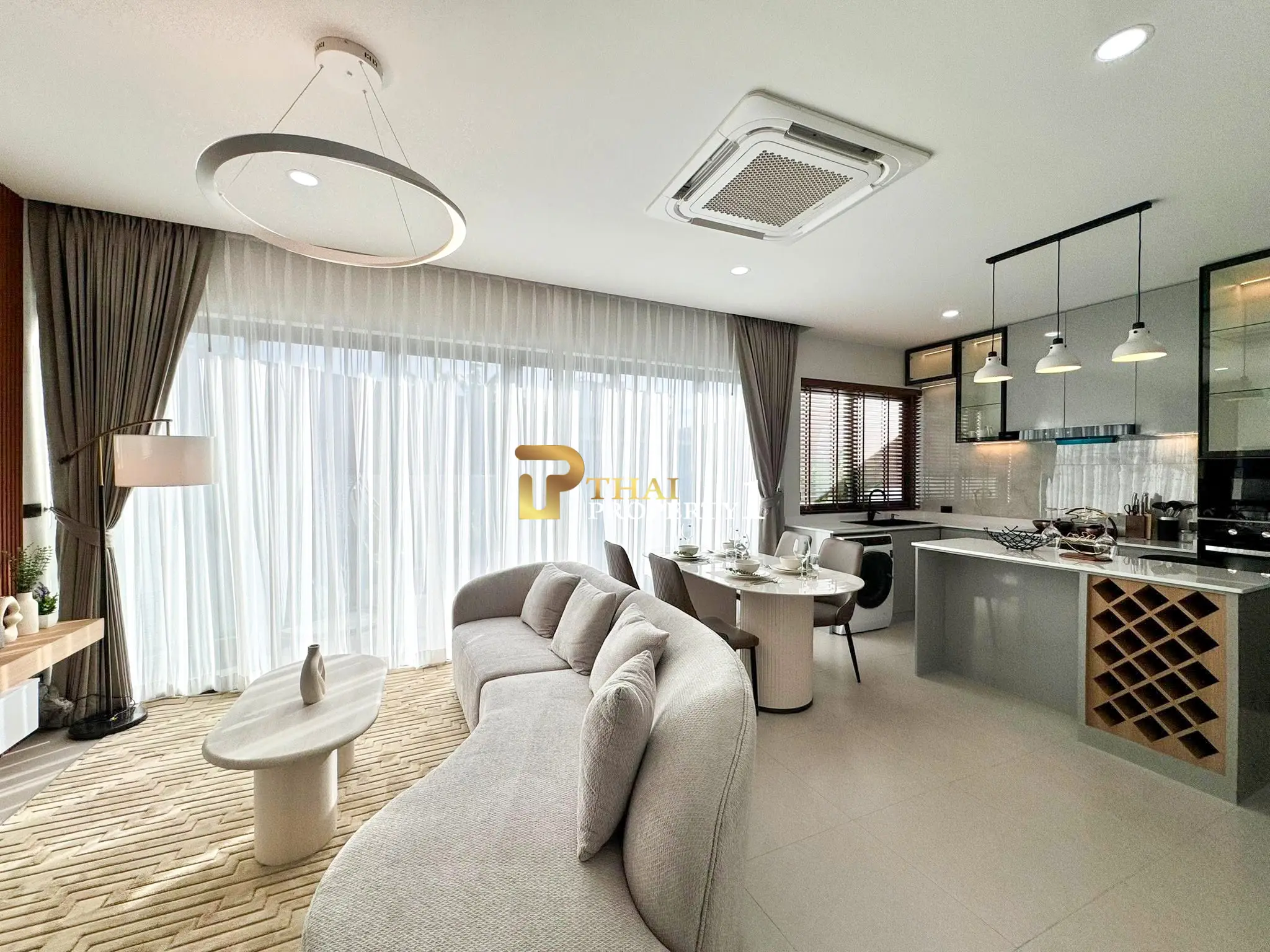 Single-Storey Pool Villa in Central Pattaya – Near Pattaya Beach, Fully Furnished