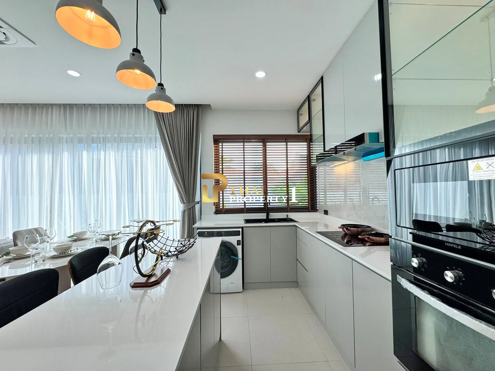 Single-Storey Pool Villa in Central Pattaya – Near Pattaya Beach, Fully Furnished