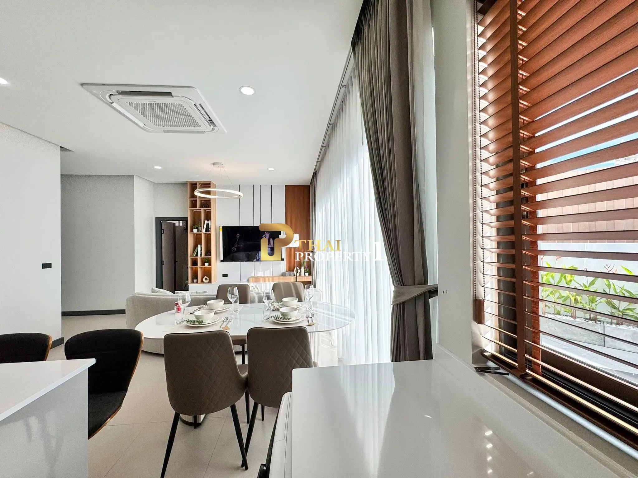 Single-Storey Pool Villa in Central Pattaya – Near Pattaya Beach, Fully Furnished