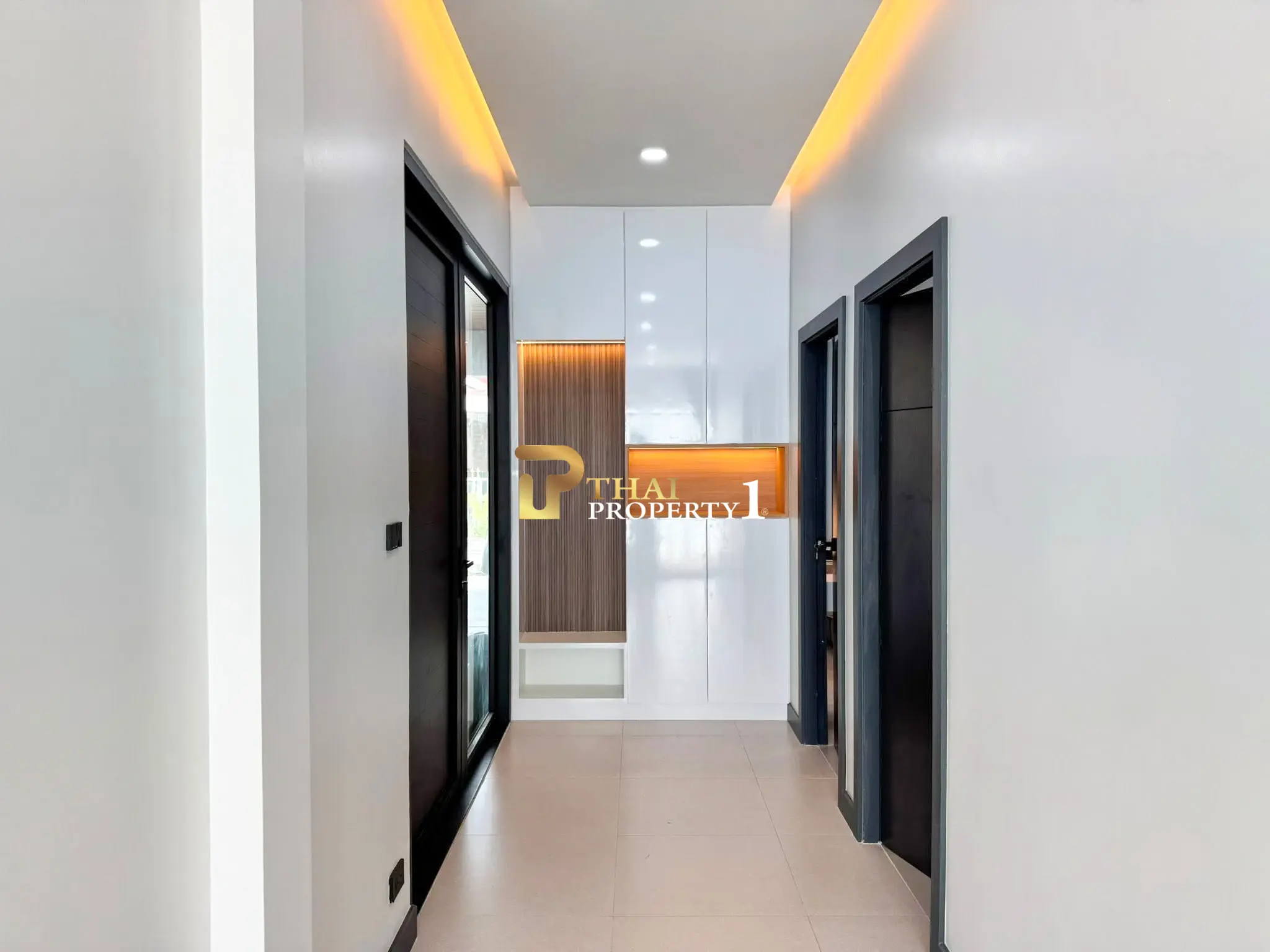 Single-Storey Pool Villa in Central Pattaya – Near Pattaya Beach, Fully Furnished