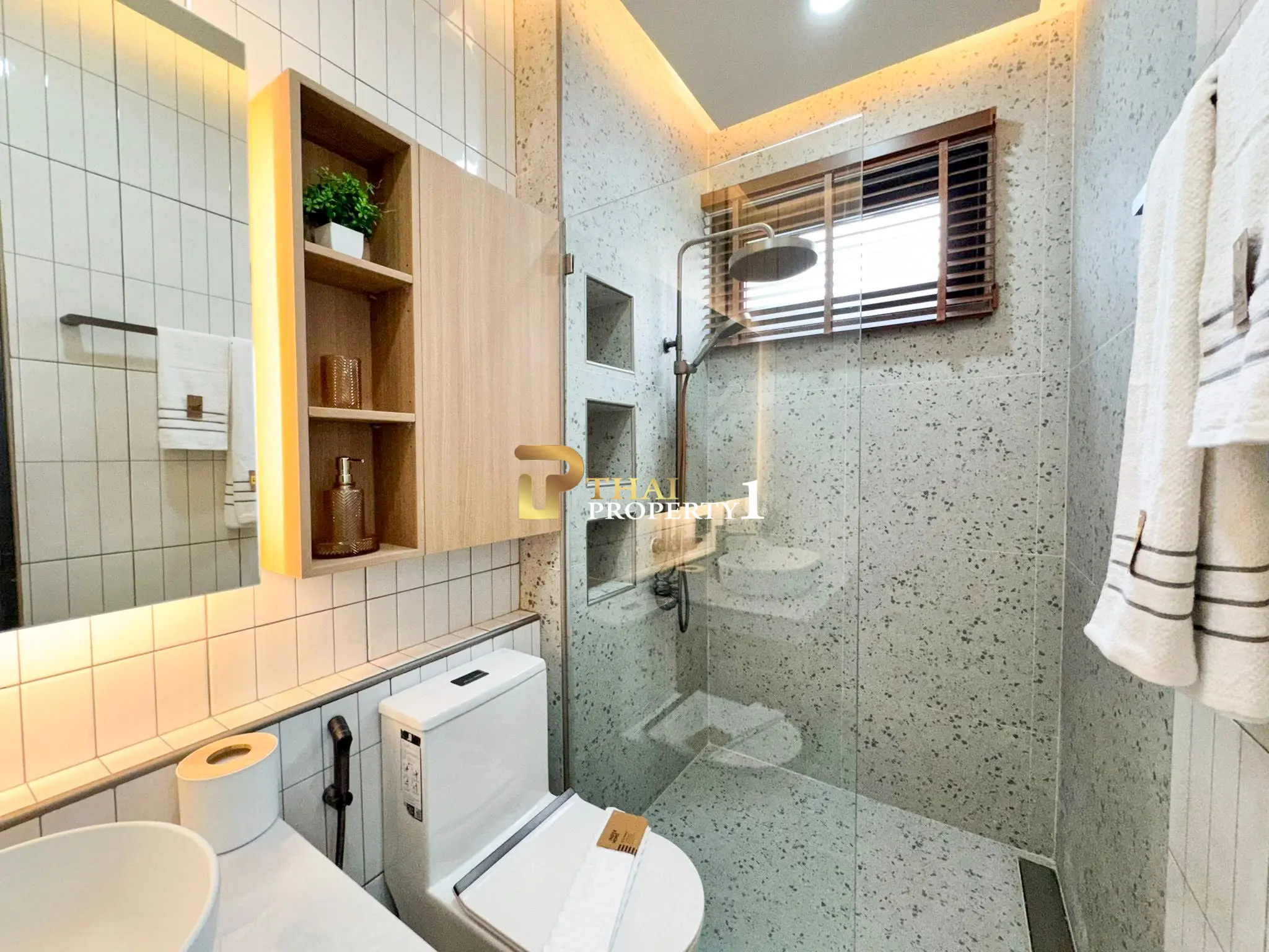 Single-Storey Pool Villa in Central Pattaya – Near Pattaya Beach, Fully Furnished