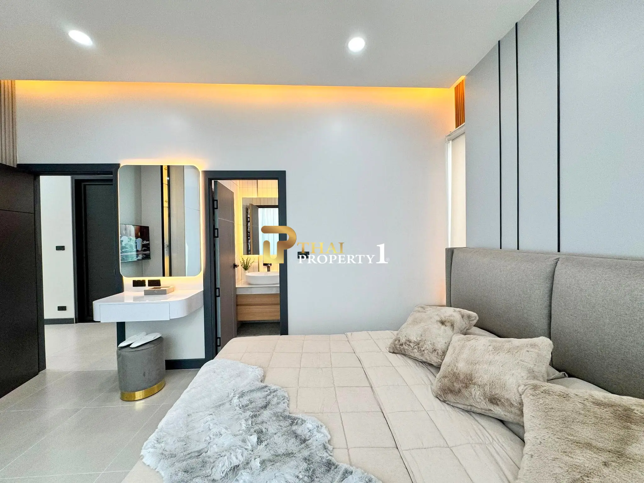 Single-Storey Pool Villa in Central Pattaya – Near Pattaya Beach, Fully Furnished