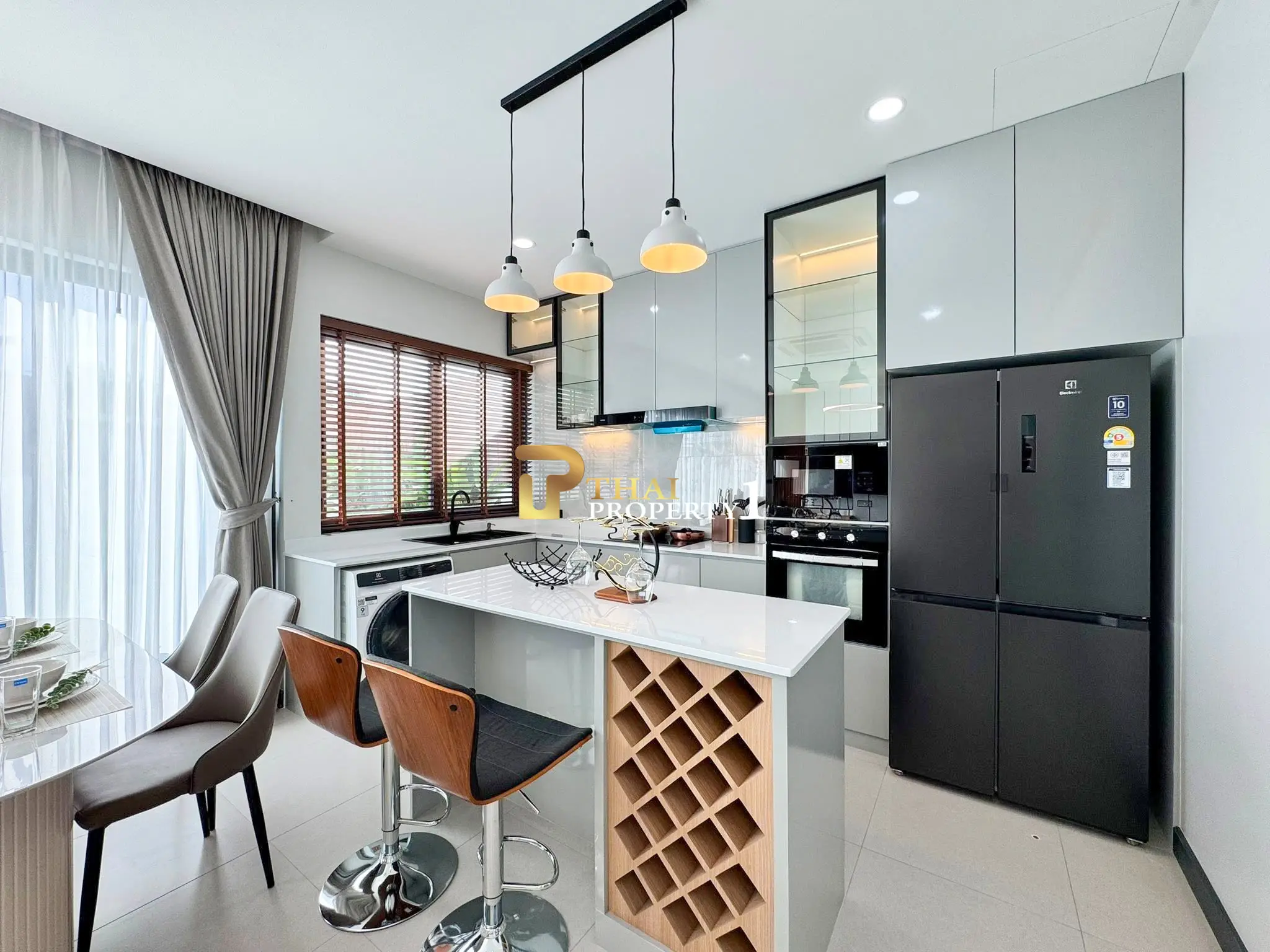 Single-Storey Pool Villa in Central Pattaya – Near Pattaya Beach, Fully Furnished