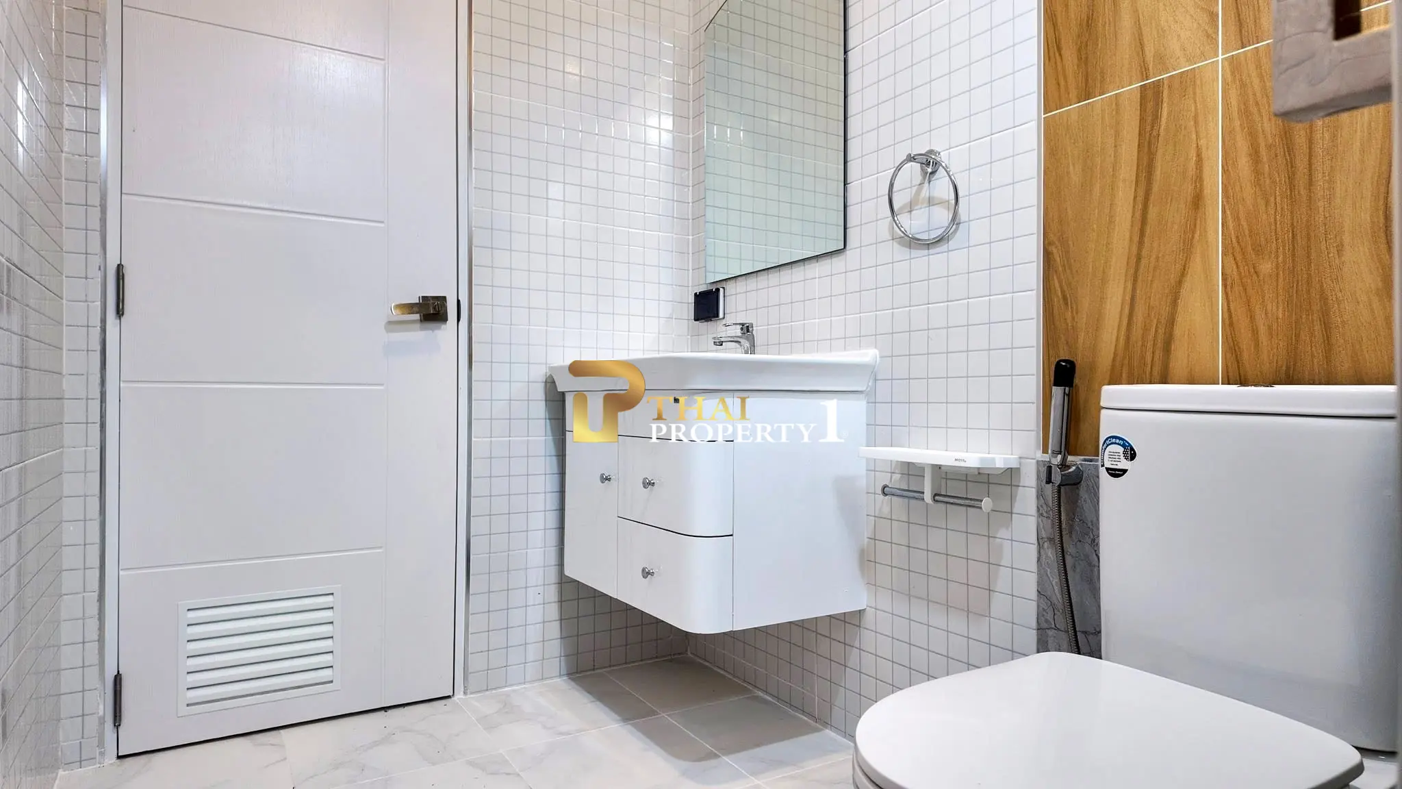 Luxury Corner Pool Villa Modern Design – Huay Yai Pattaya