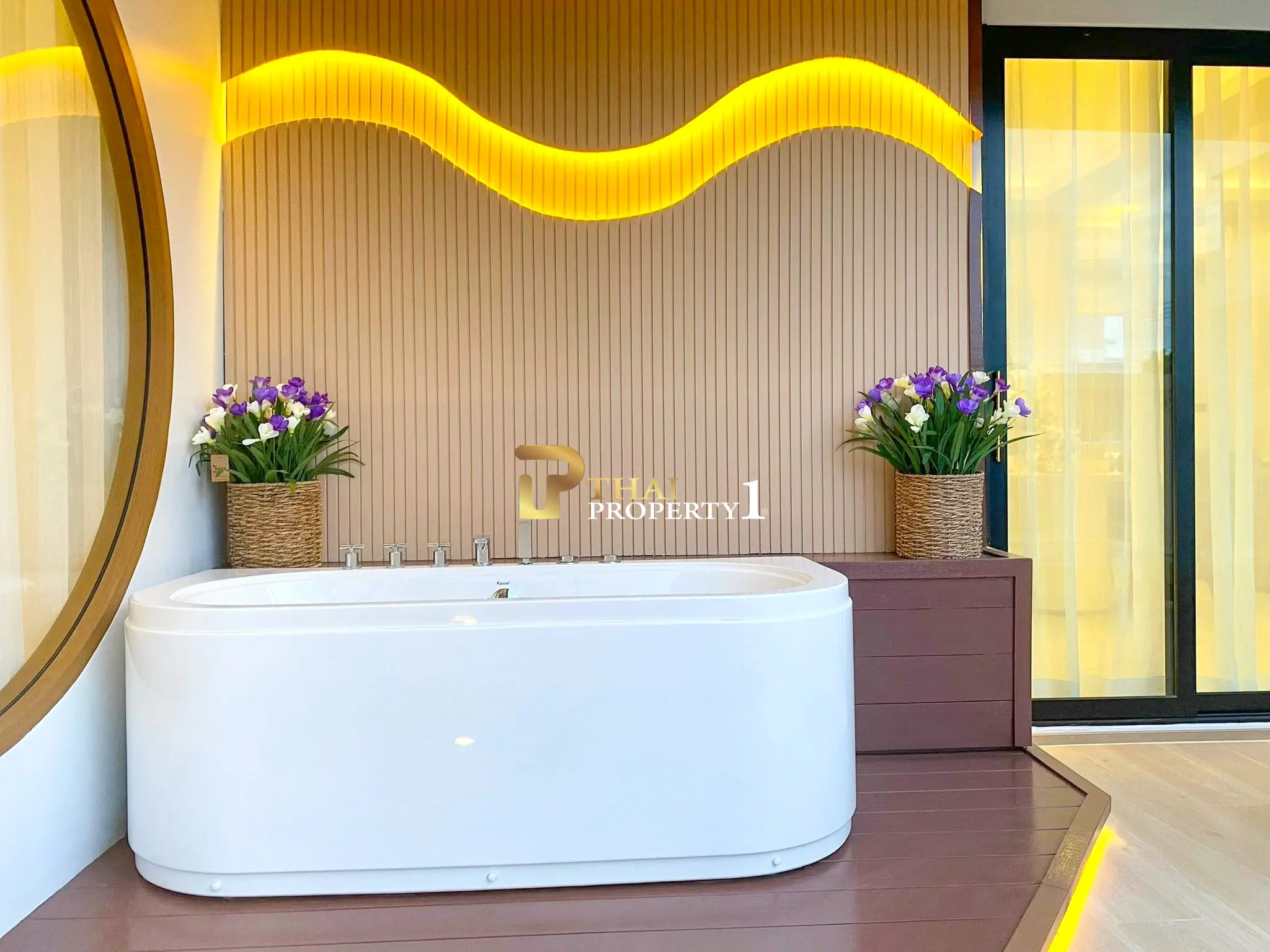 Luxury Corner Pool Villa Modern Design – Huay Yai Pattaya