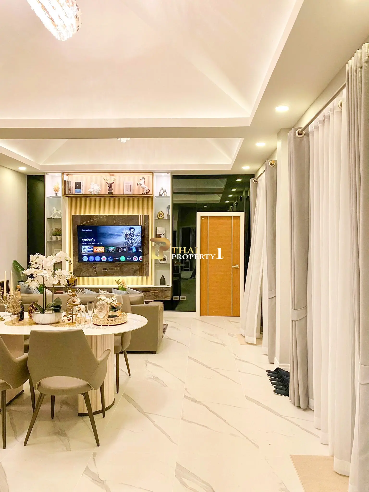 Luxury Corner Pool Villa Modern Design – Huay Yai Pattaya